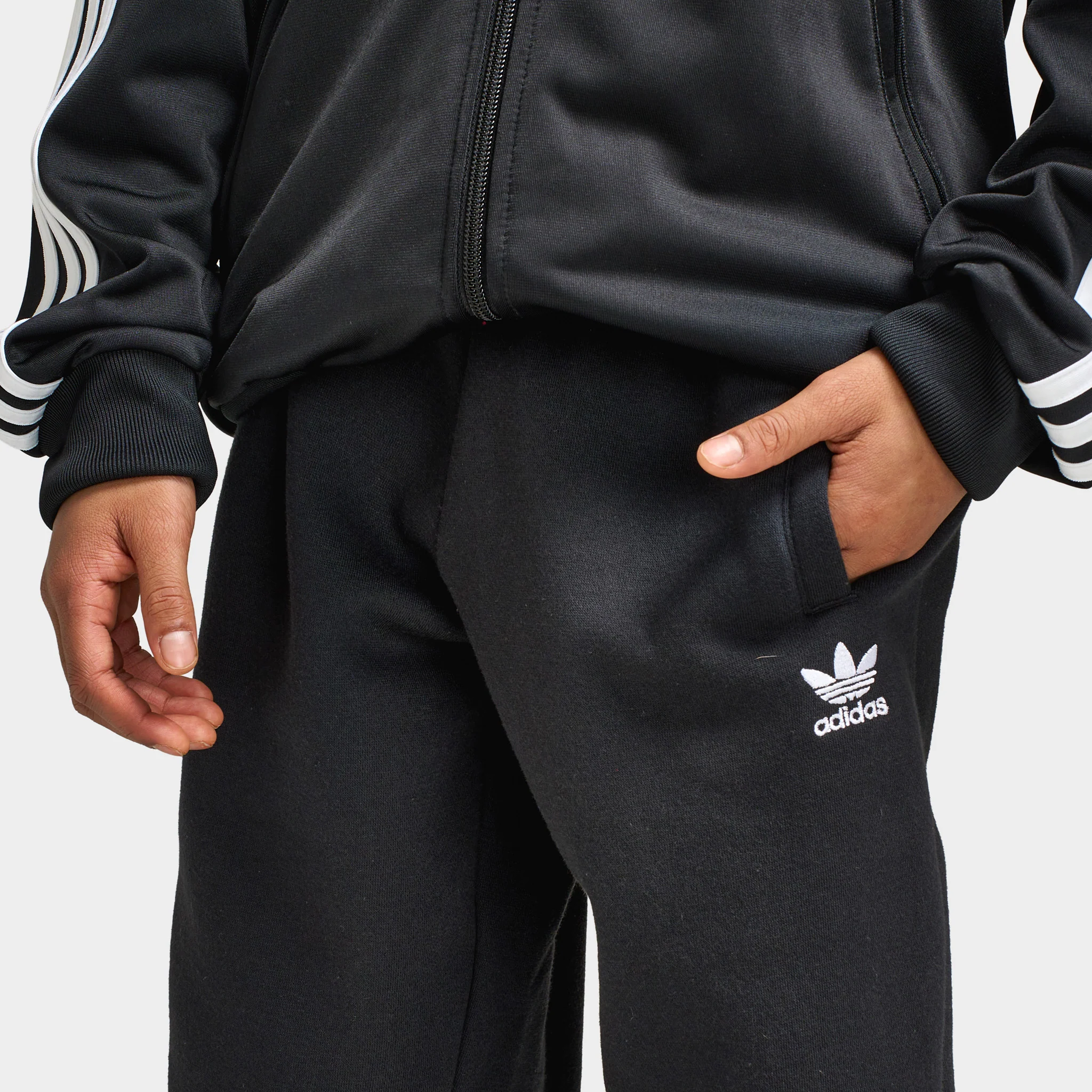 adidas Juniors' Essential Fleece Joggers / Black - Image 5