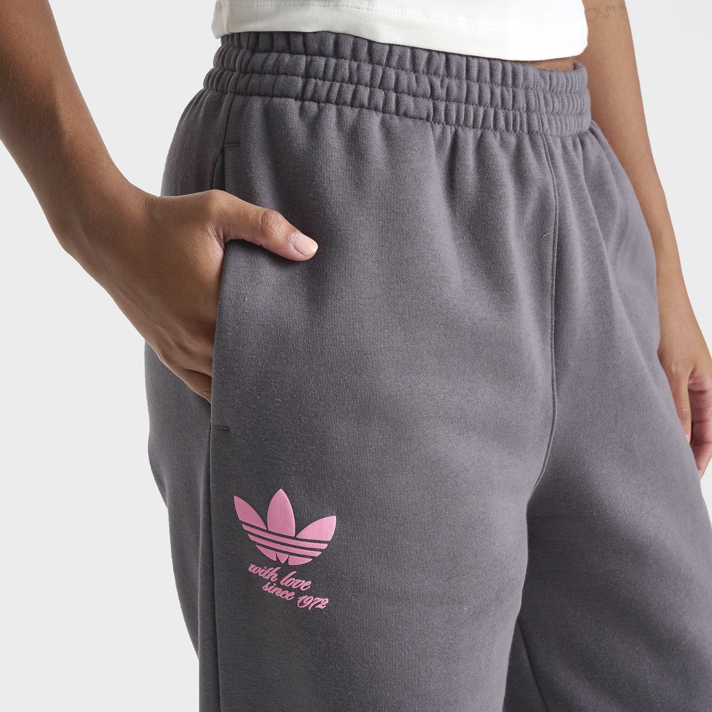 adidas Women's Bubble Heart Wide Leg Pants / Grey Fife - Image 4