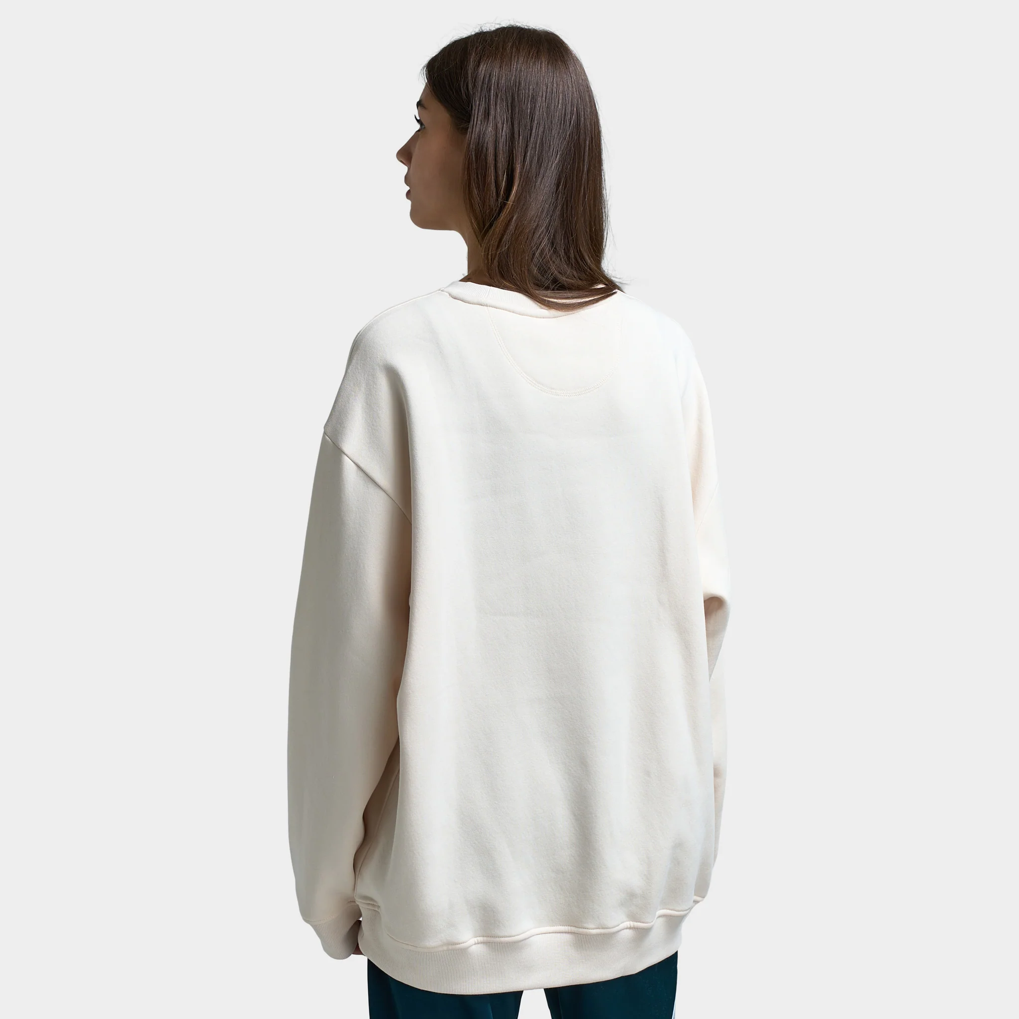 Adidas Women's Oversized Peach Graphic Crew / Wonder White - Image 2