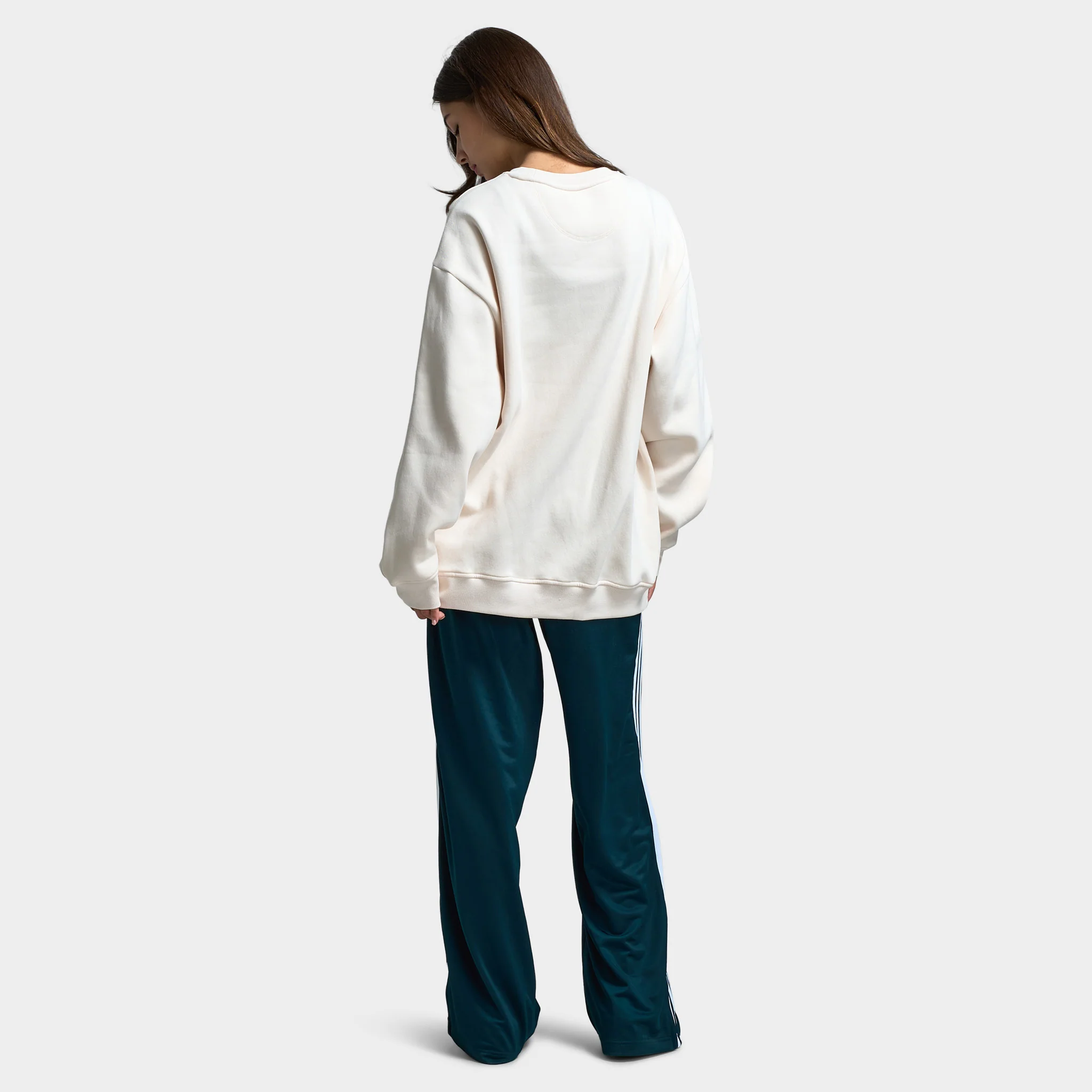 Adidas Women's Oversized Peach Graphic Crew / Wonder White - Image 5