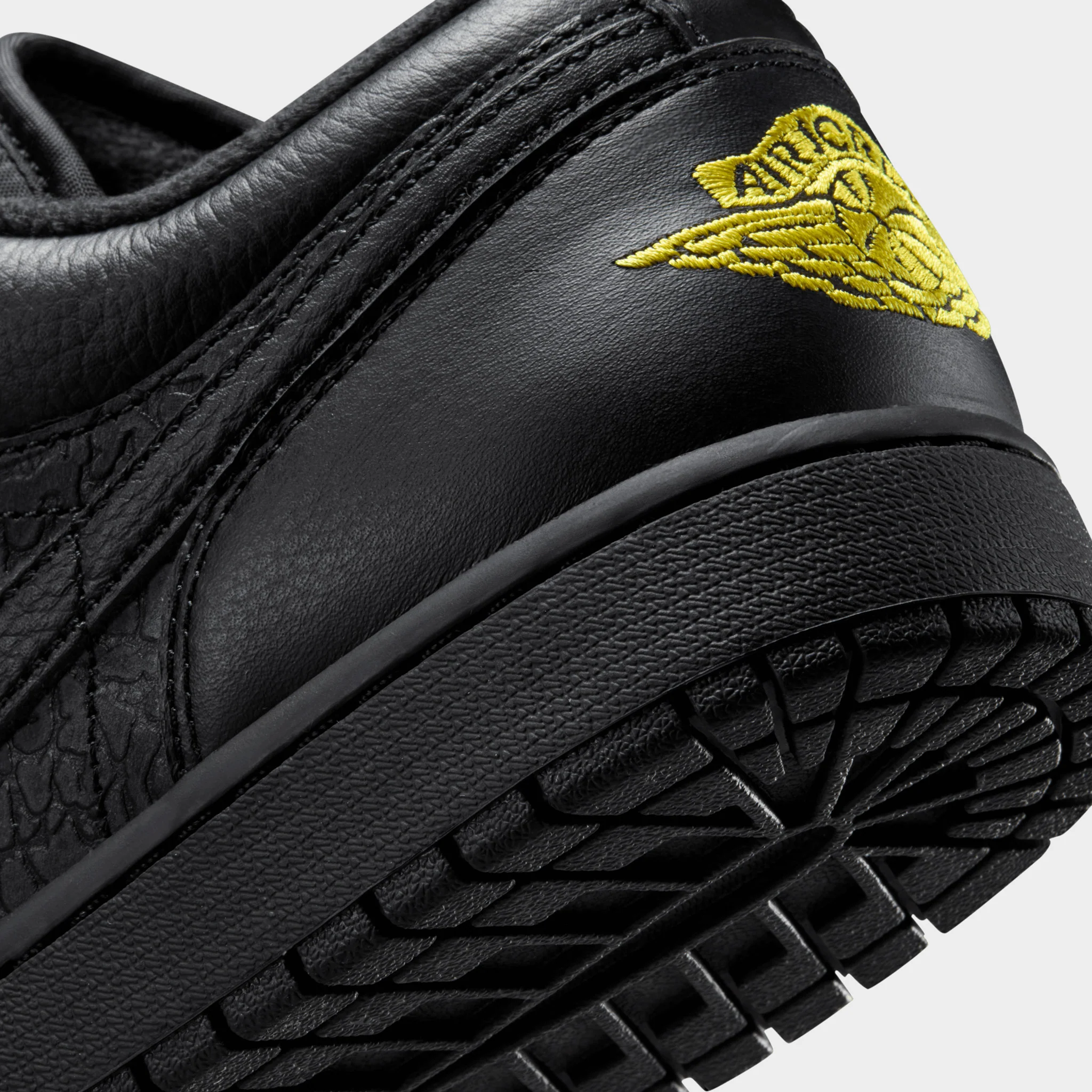Air Jordan 1 Low SE Black / Yellow - Image 4