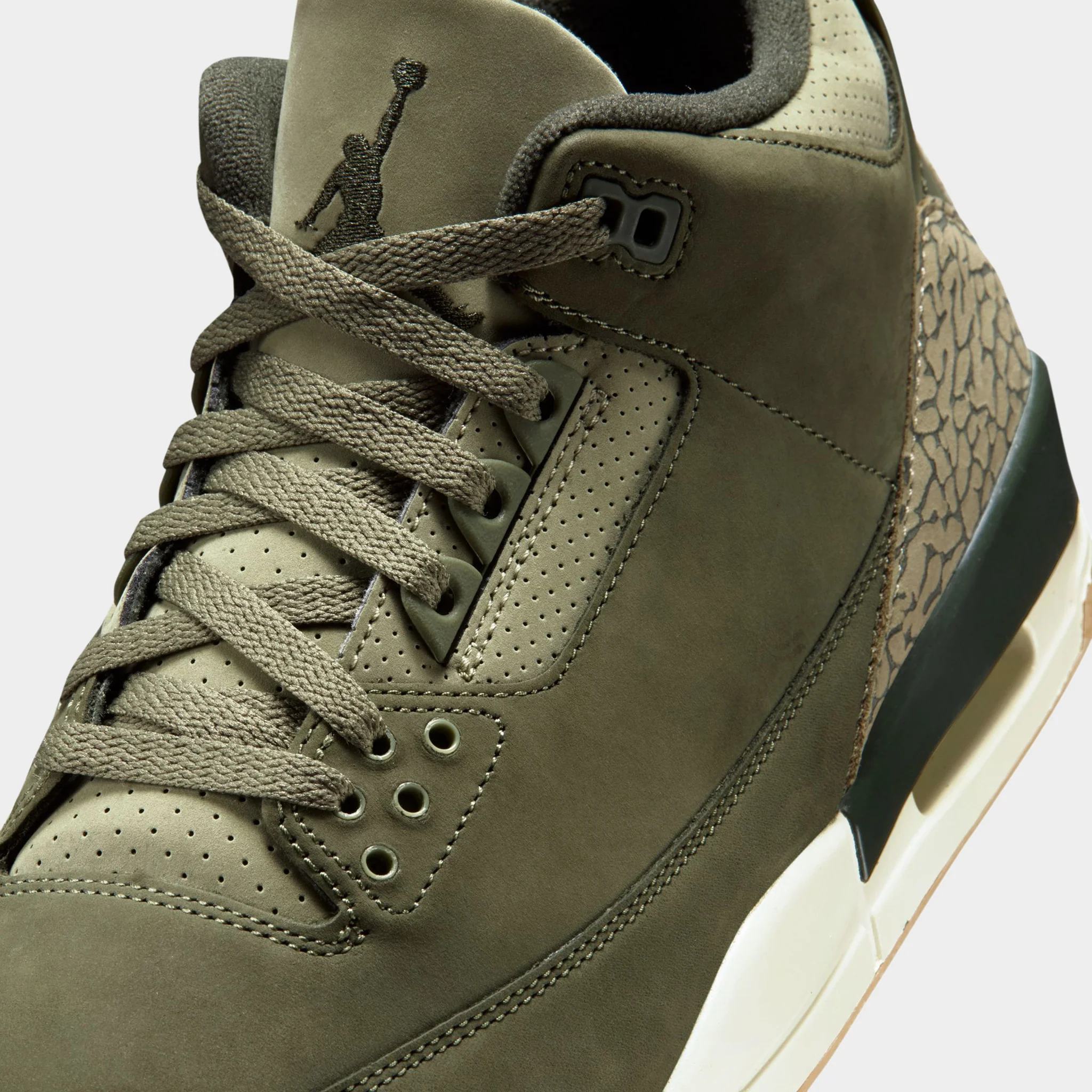 Air Jordan 3 Retro Medium Olive / Sequoia - Image 4