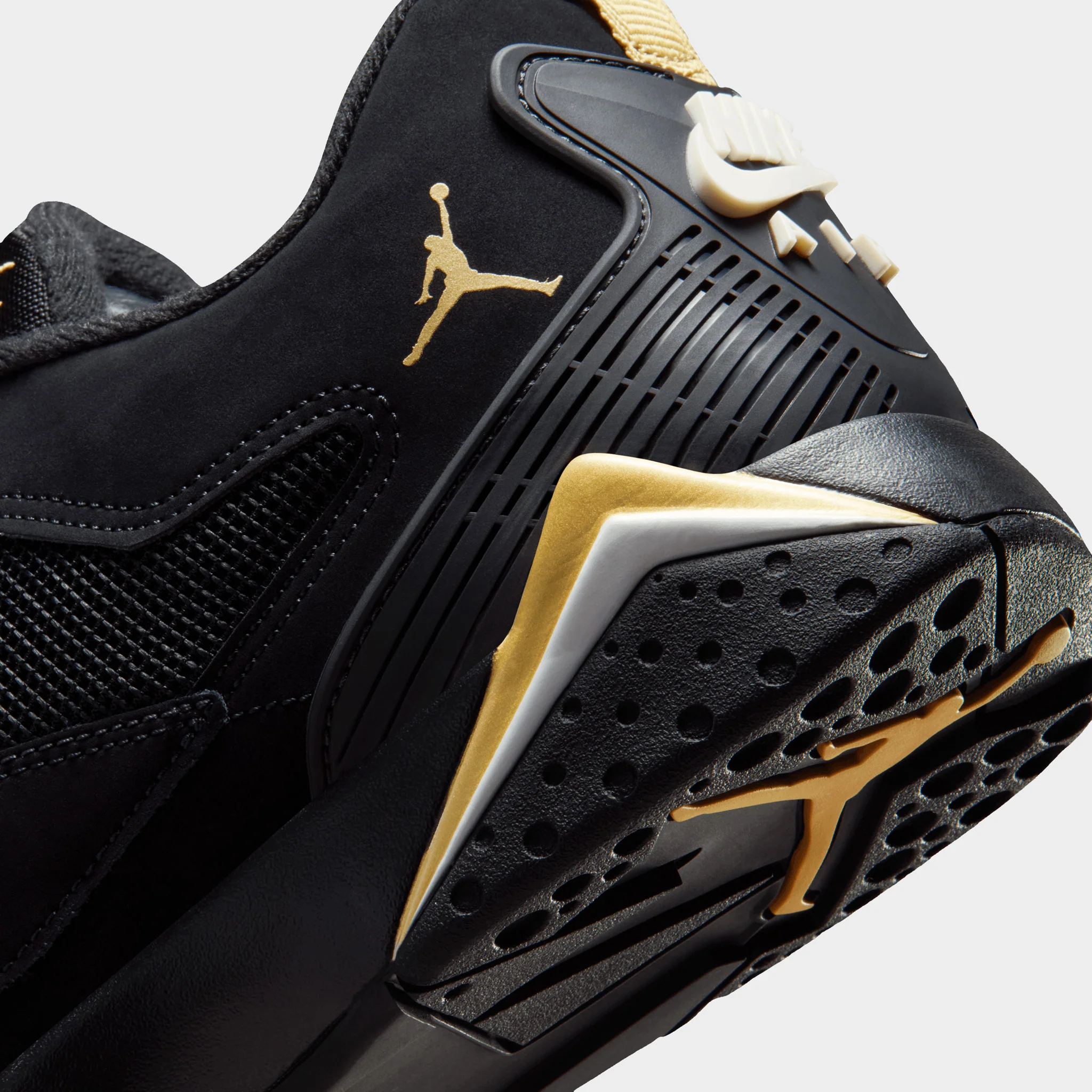 Air Jordan MVP 92 Black / Gold - Image 3