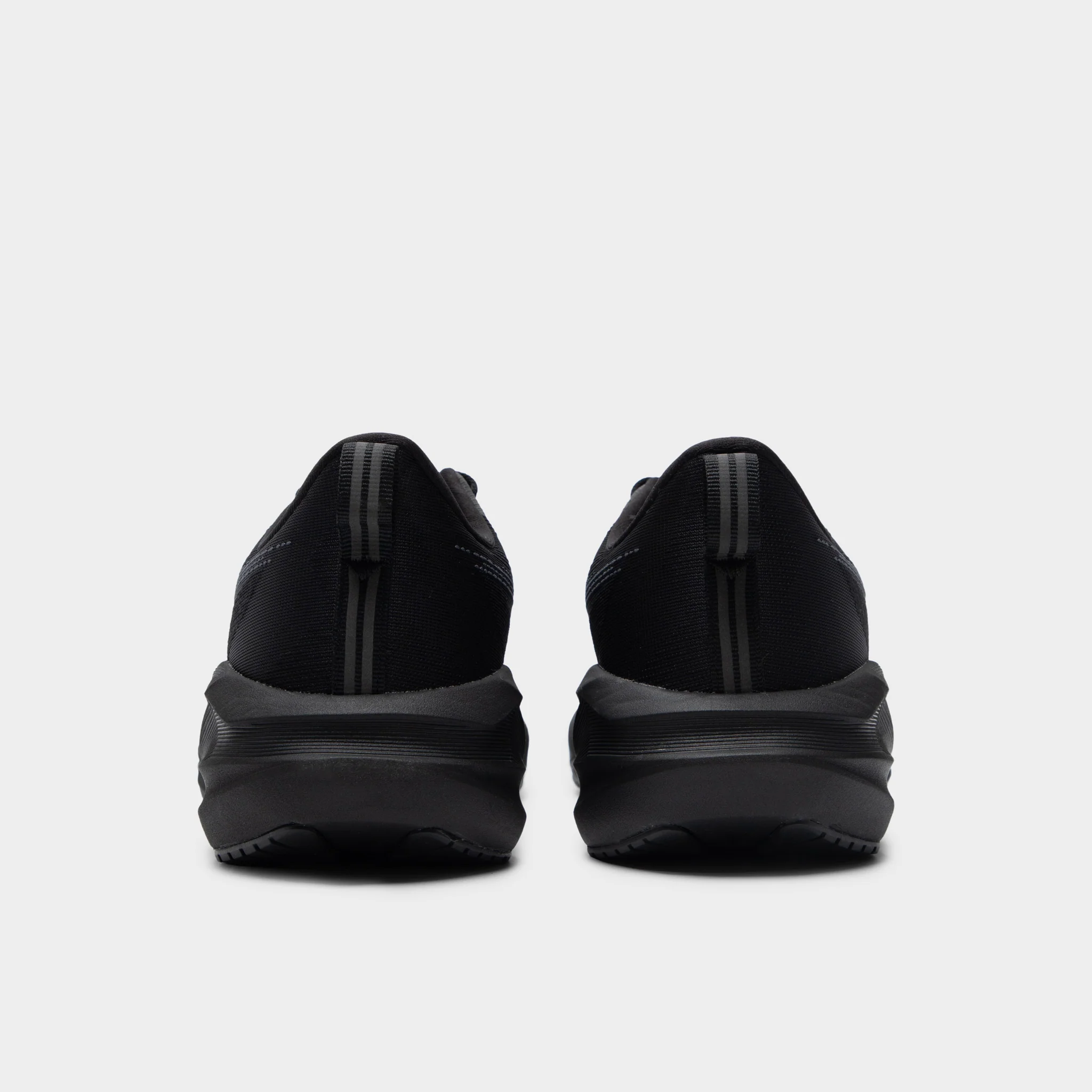 Asics Novablast 5 Black / Carrier Grey - Image 5