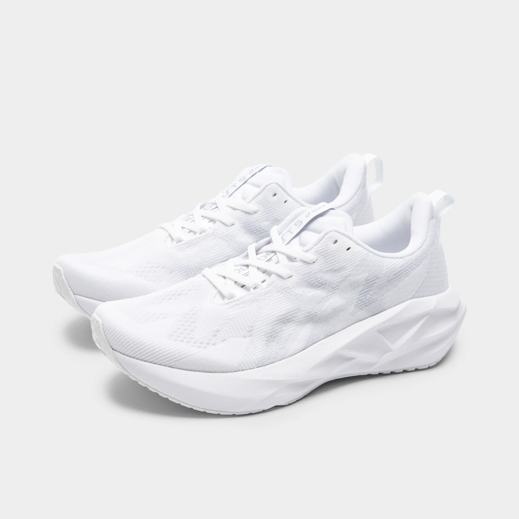 ASICS Novablast 5 White / Piedmont Grey - Image 2