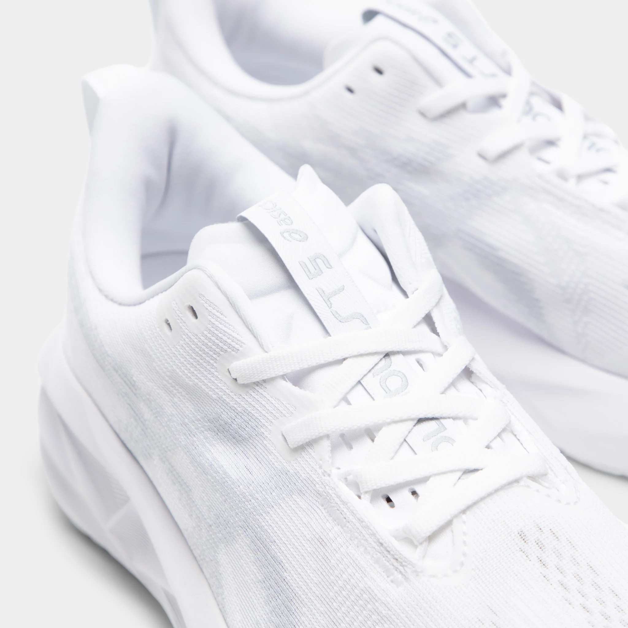 ASICS Novablast 5 White / Piedmont Grey - Image 3