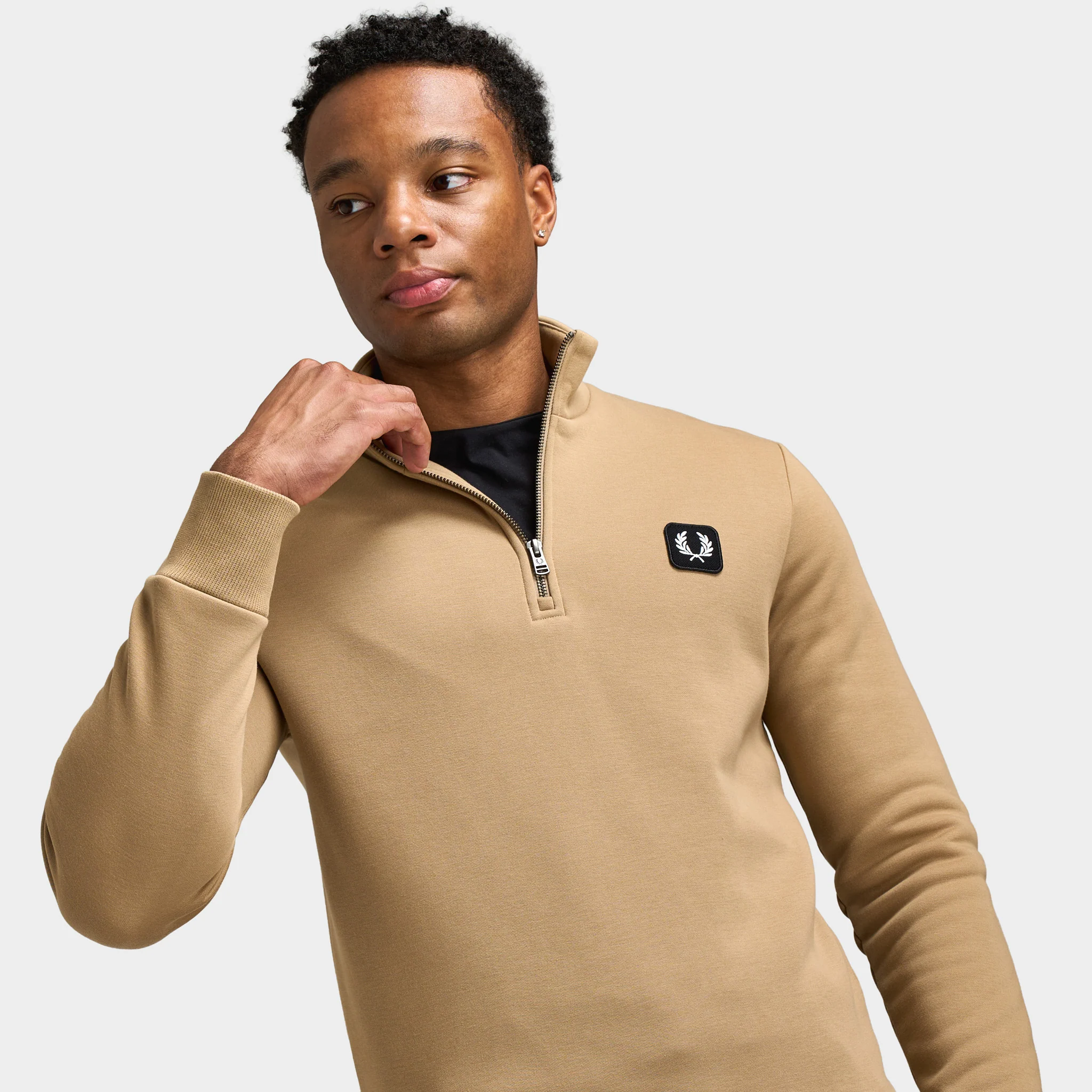 Fred Perry Badge Half Zip Sweatshirt / Warm Stone - Image 3
