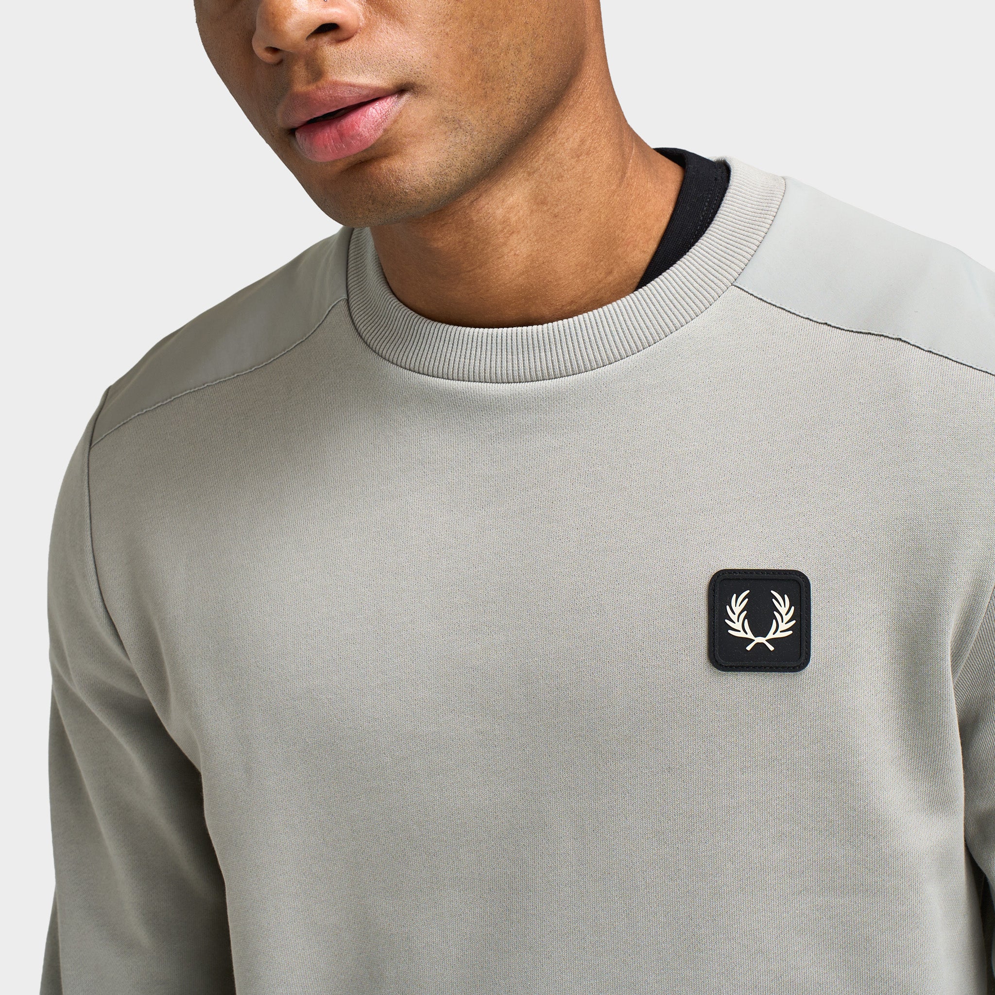 Fred Perry Fabric Blocked Crew Neck Sweatshirts / Limestone - Image 4
