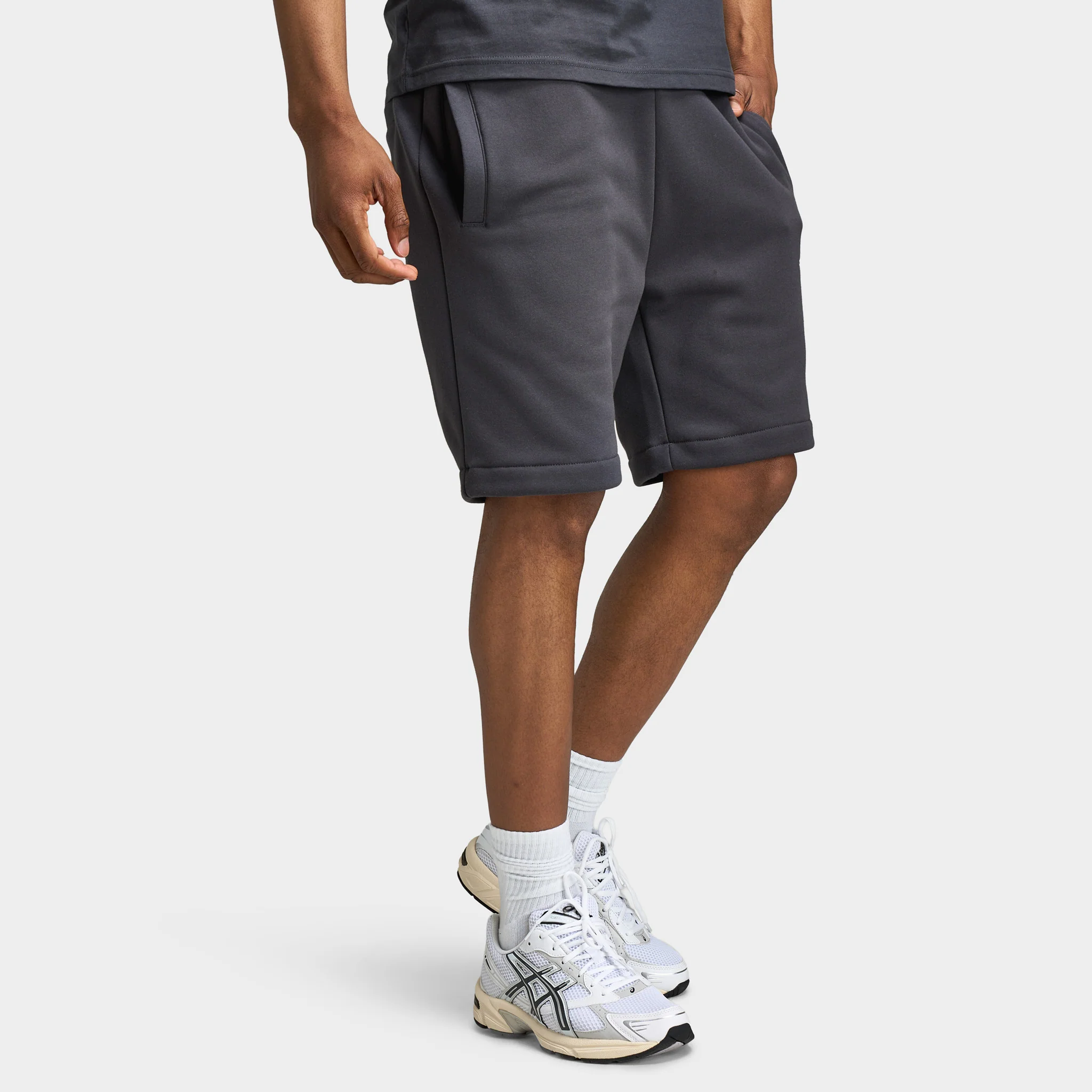 Fred Perry Stacked FLP Sweat Short / Anchor Grey - Image 3