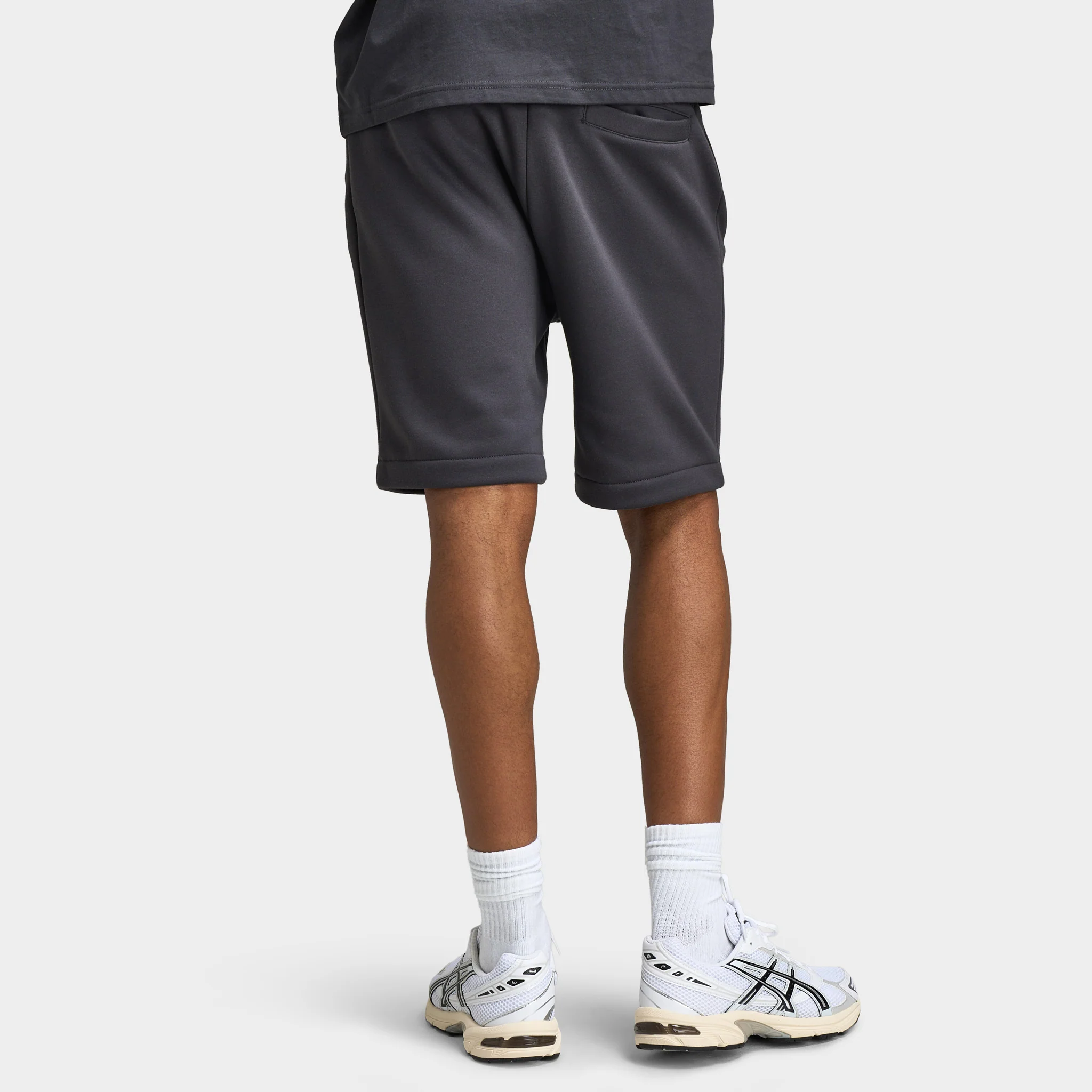 Fred Perry Stacked FLP Sweat Short / Anchor Grey - Image 4
