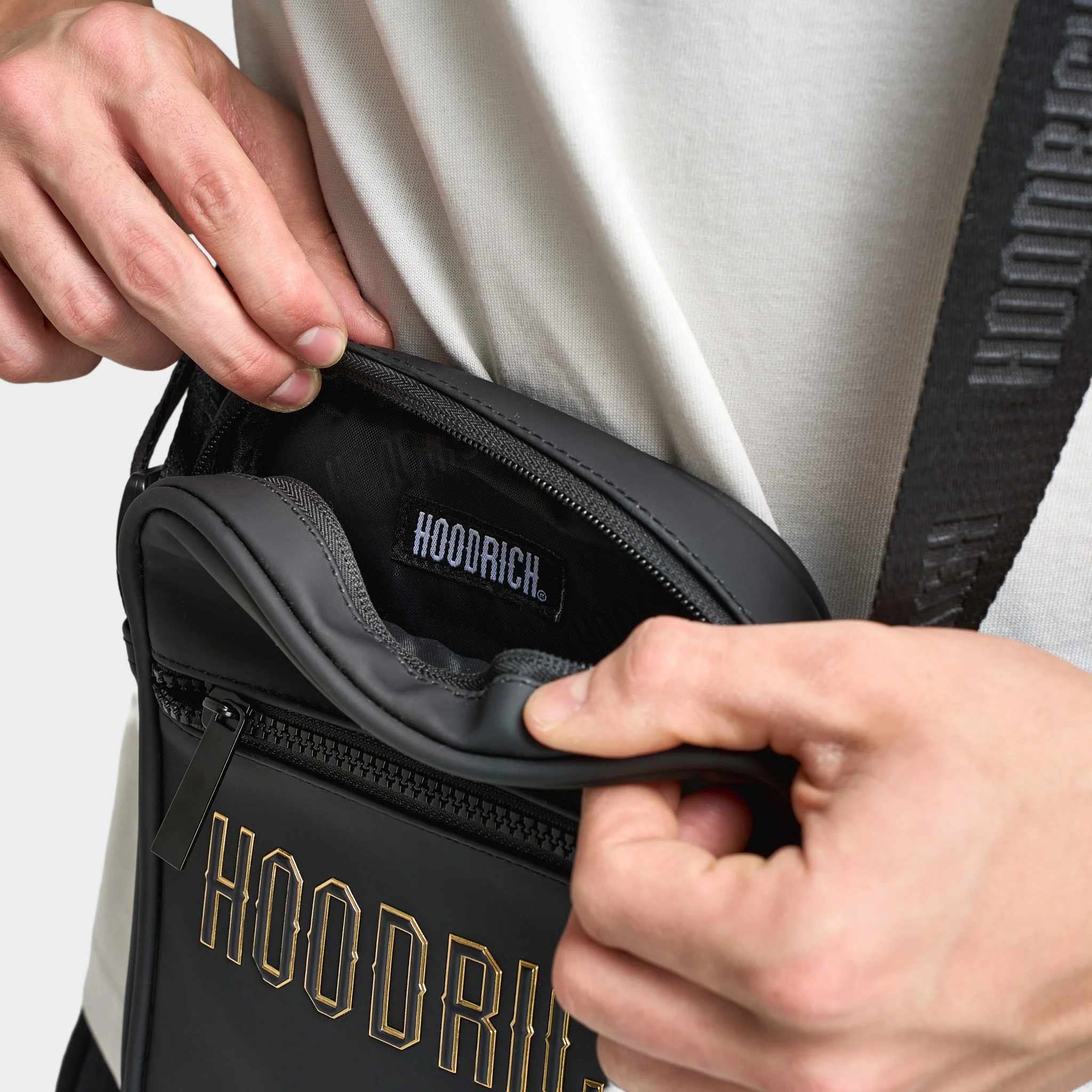 Hoodrich Coupe Mini Bag Black / Gold - Image 3