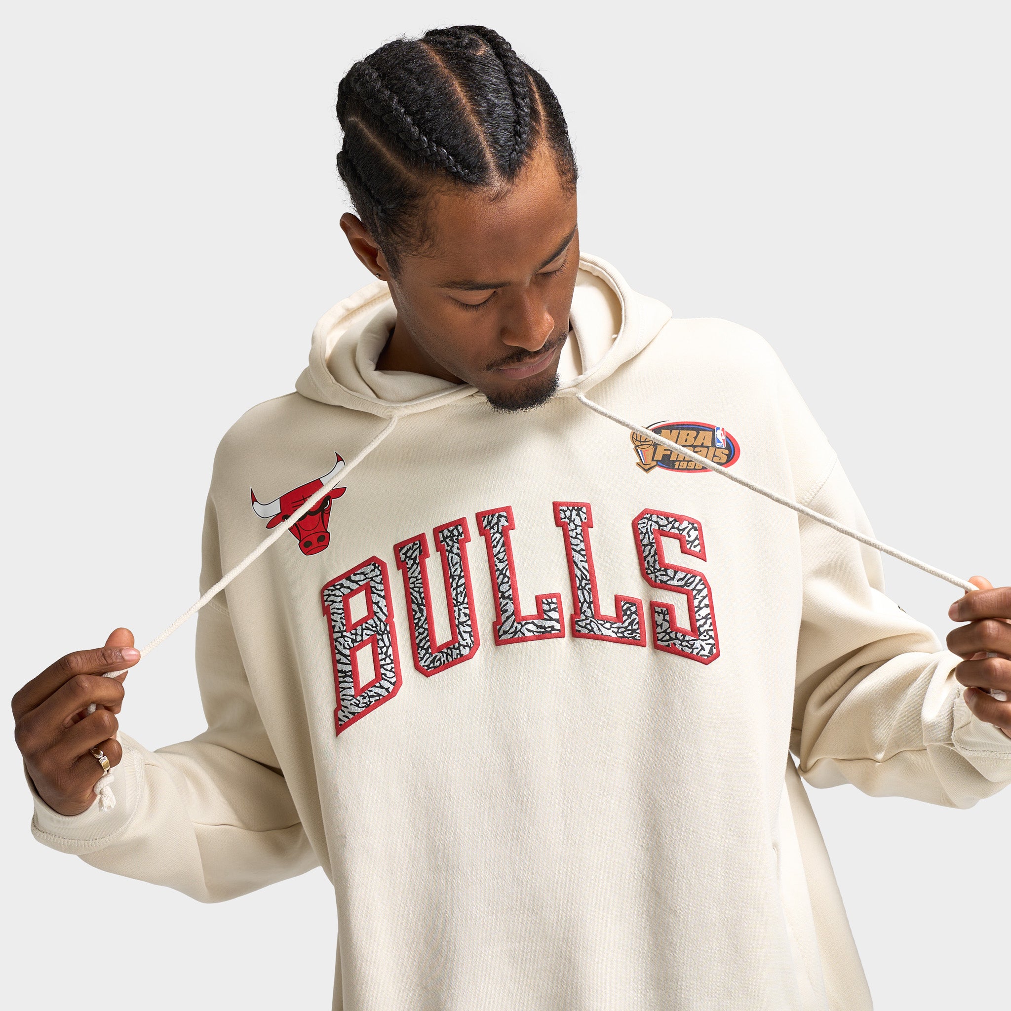 Mitchell & Ness Chicago Bulls Hoodie / Vintage White - Image 3
