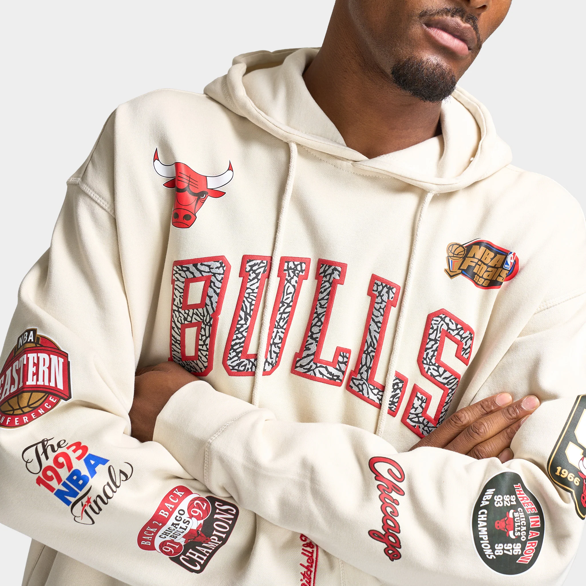 Mitchell & Ness Chicago Bulls Hoodie / Vintage White - Image 4