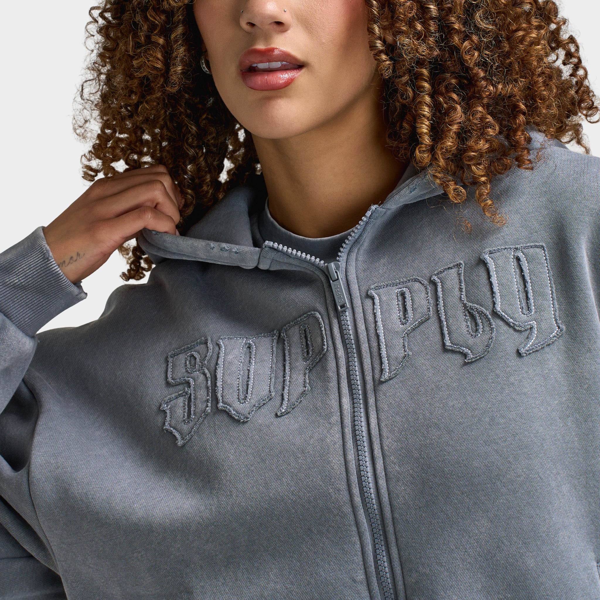 Supply & Demand Women's Raw Boxy Full Zip Hoodie / Grey Shingles - Image 4