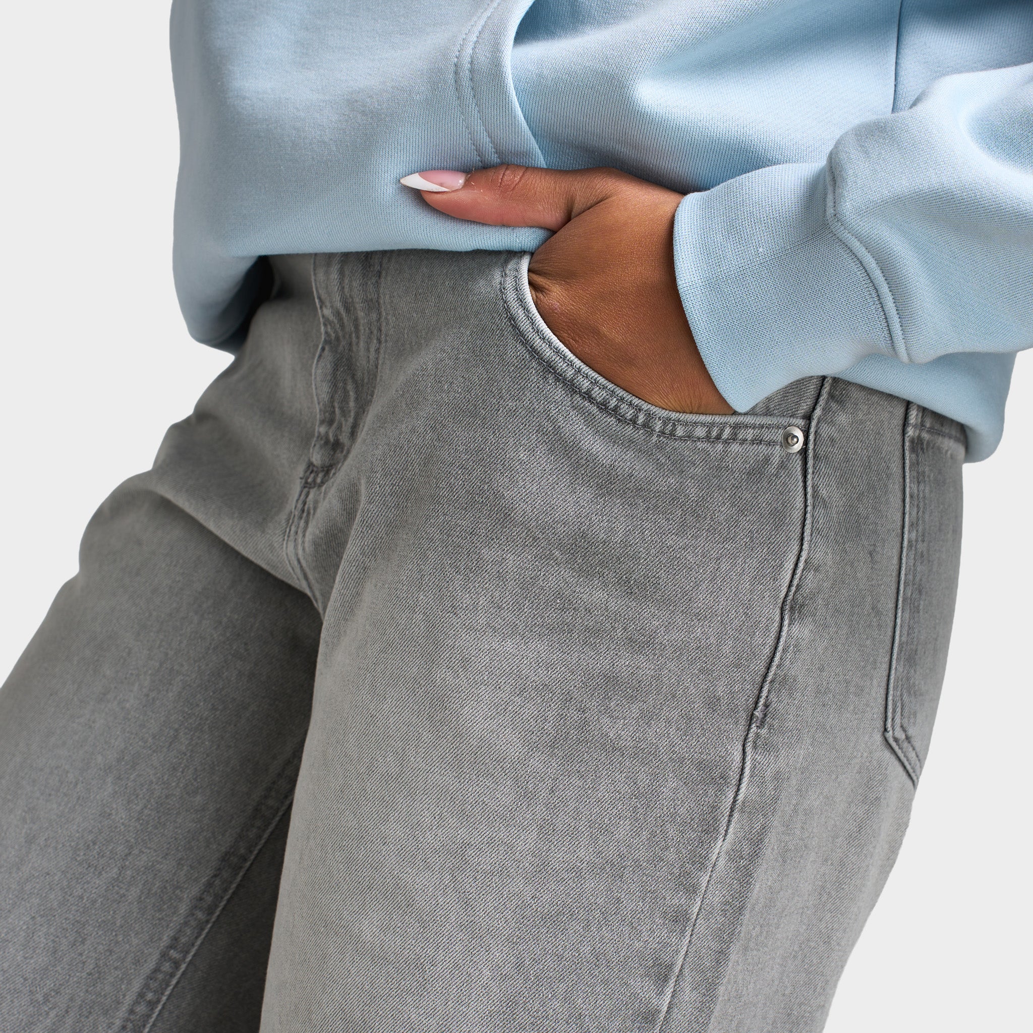 Unlike Humans Women's Mid Rise Jeans / Grey Wash - Image 5