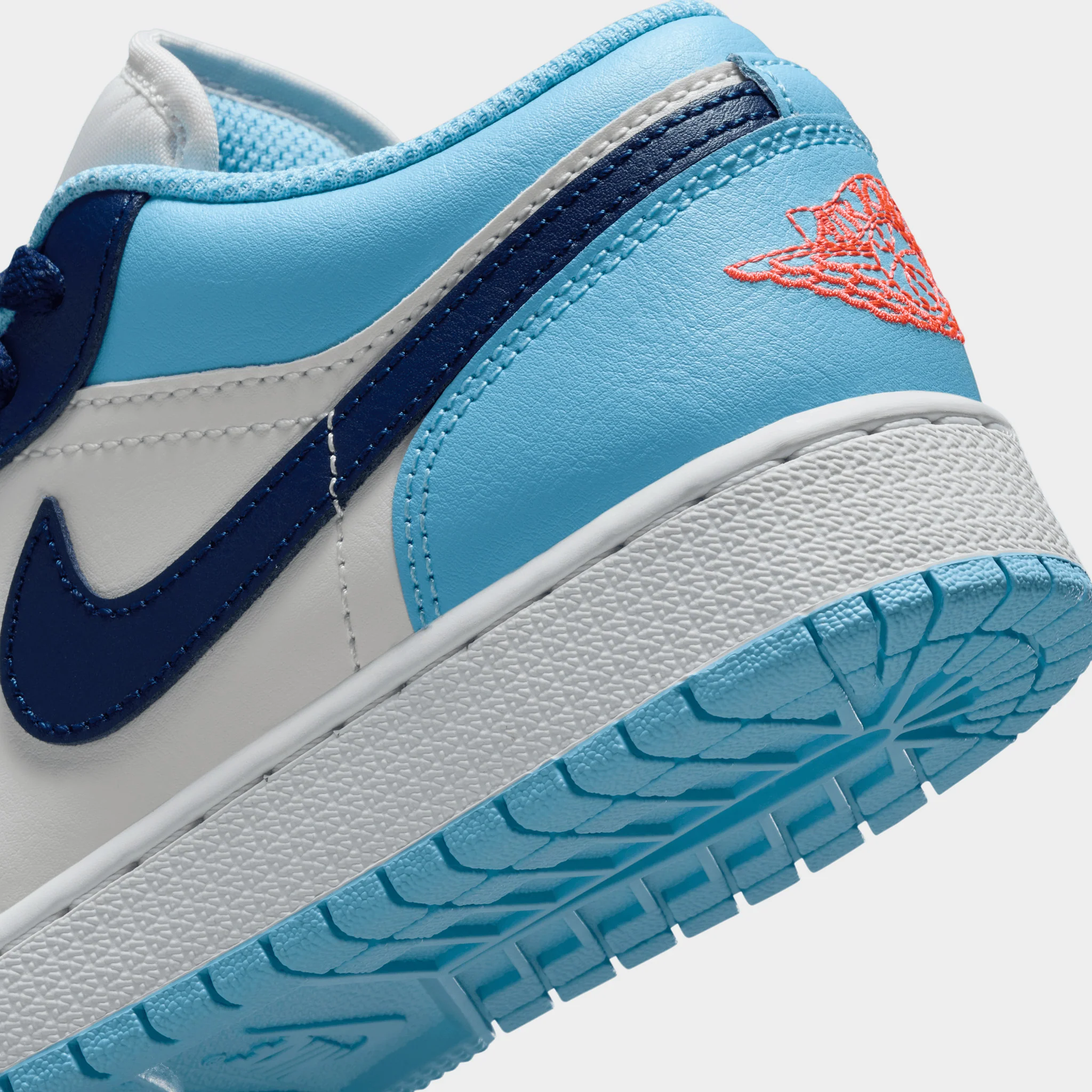 Jordan 1 Low GS Sail / Blue Void - Blue Chill - Image 4