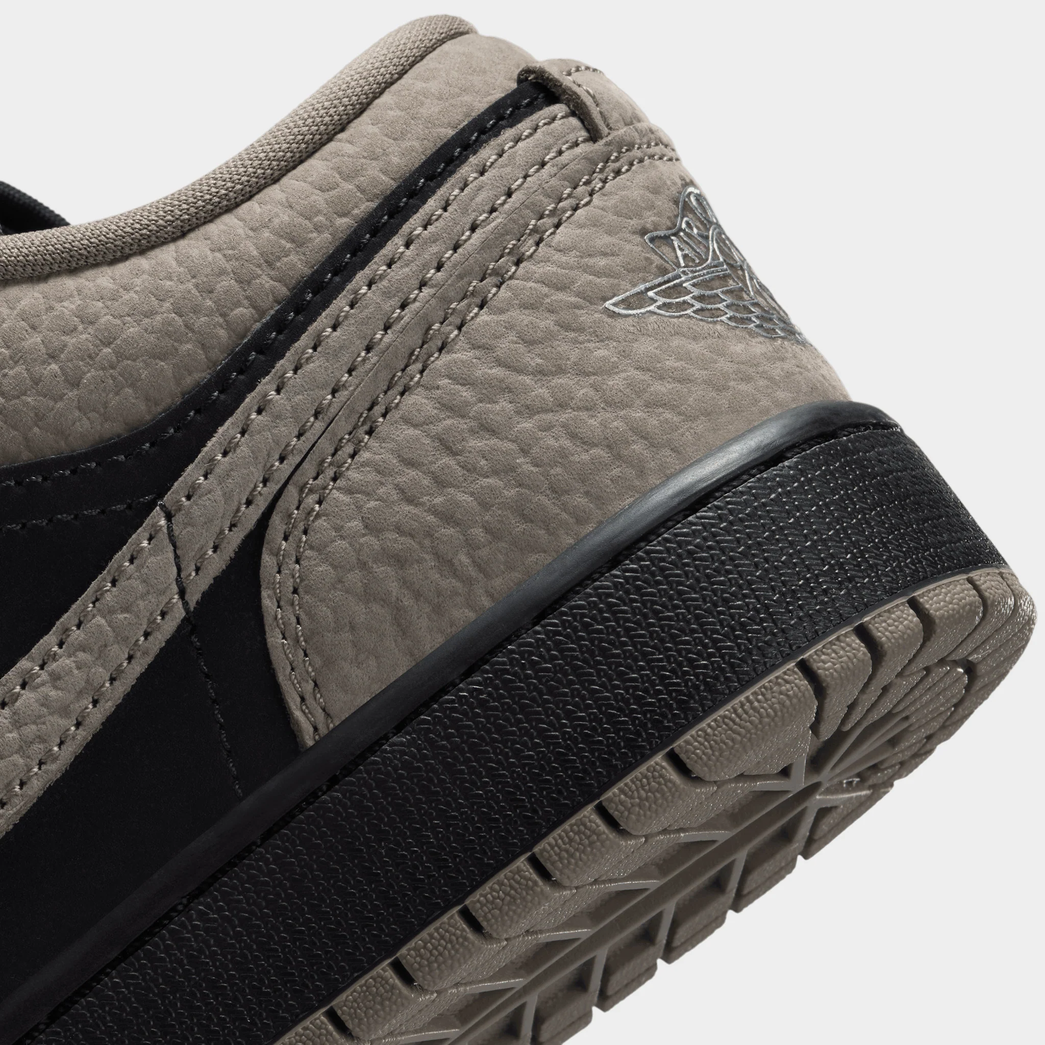 Jordan 1 Low SE Black / Olive Grey - Light Wild Mango - Image 4
