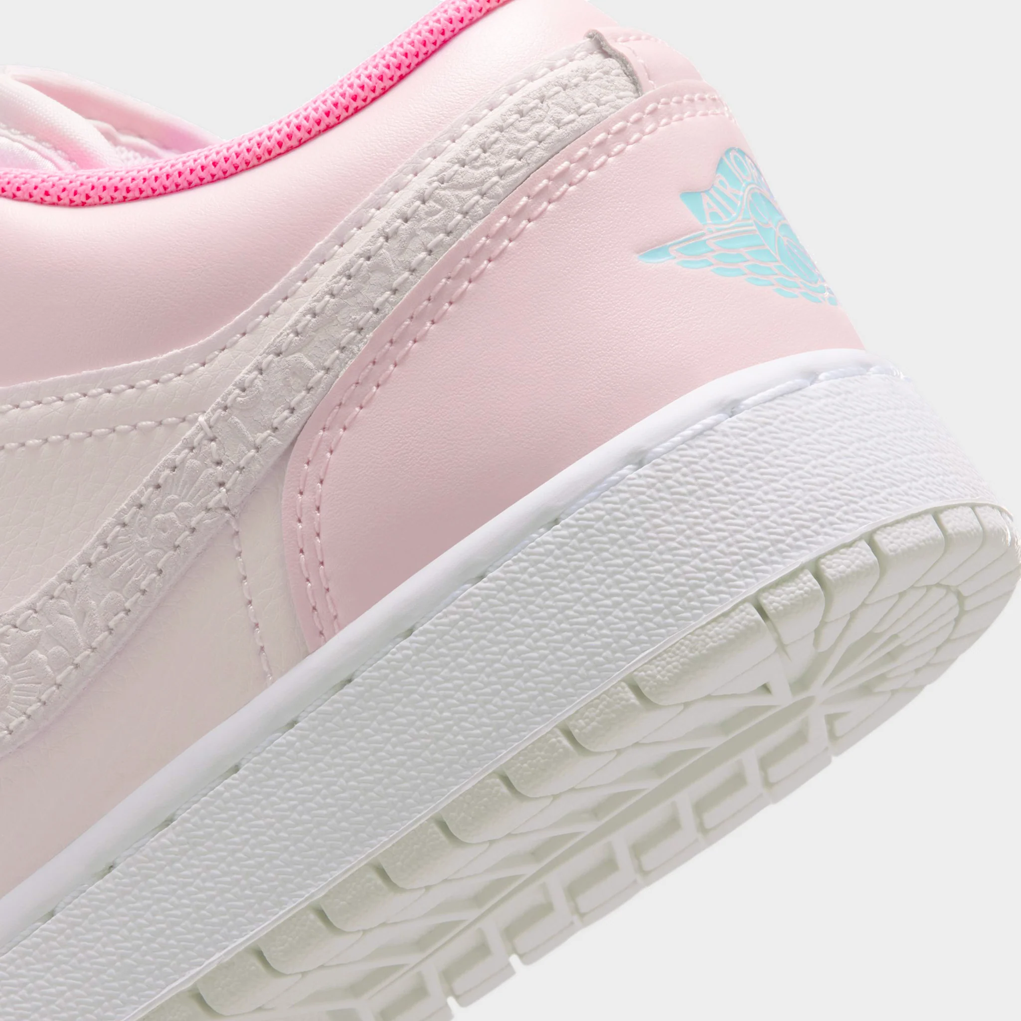 Jordan 1 Low SE GS Pink Bloom / Pink Glow - Pearl Pink - Image 3
