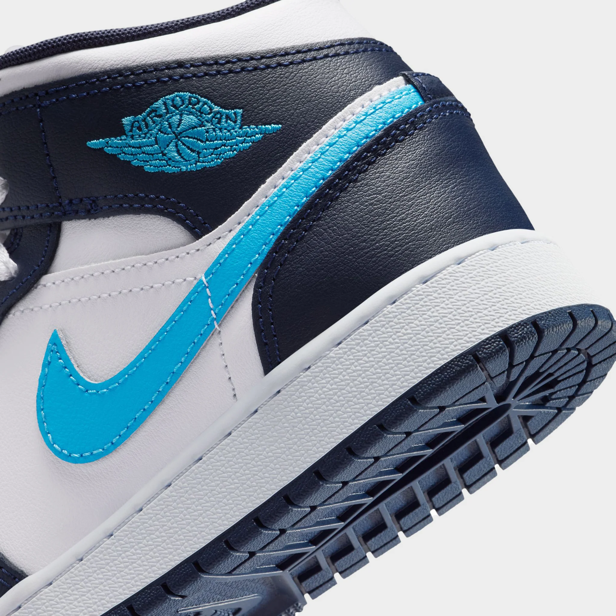 Jordan 1 Mid GS Obsidian / Dark Powder Blue - White - Image 4