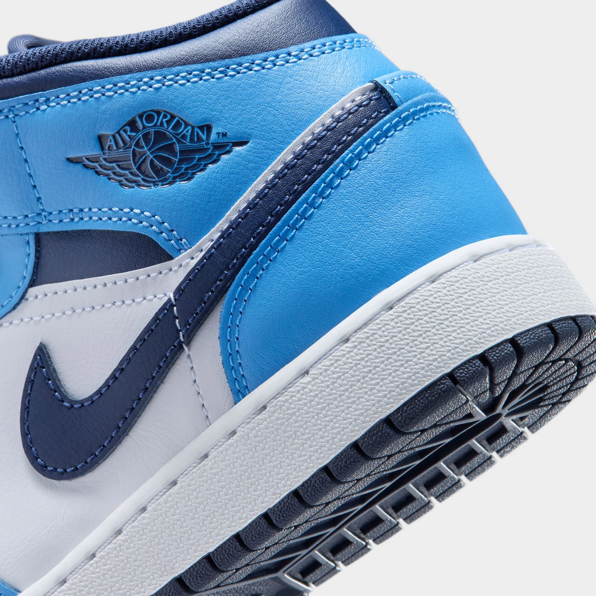 Jordan 1 Mid GS Midnight Navy / University Blue - White - Image 4