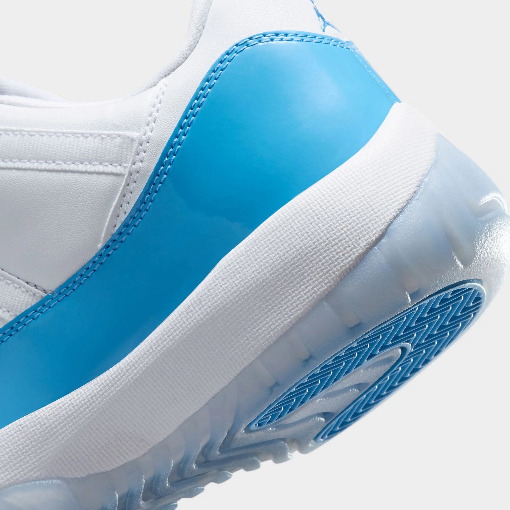 Jordan 11 Retro Low White / University Blue - Black - Image 4