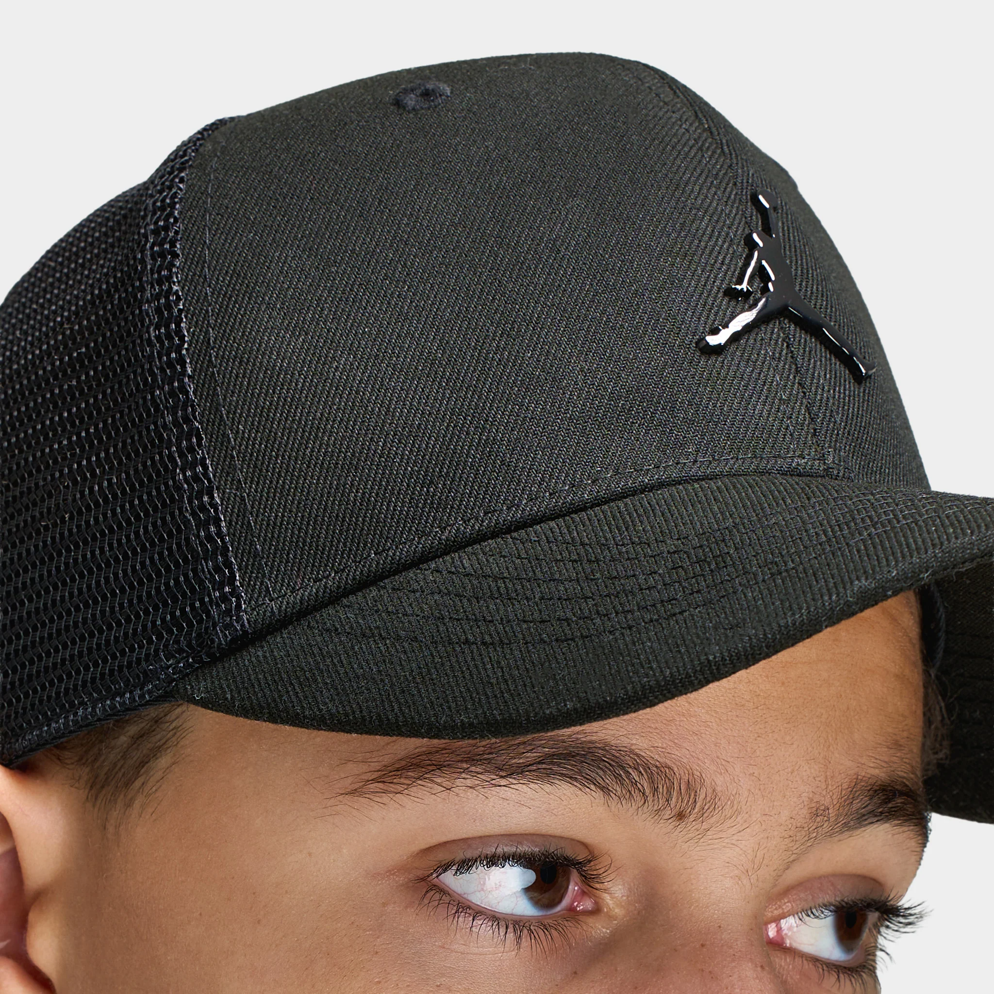 Jordan Big Kids Metal Jumpman Trucker Hat / Black - Image 2