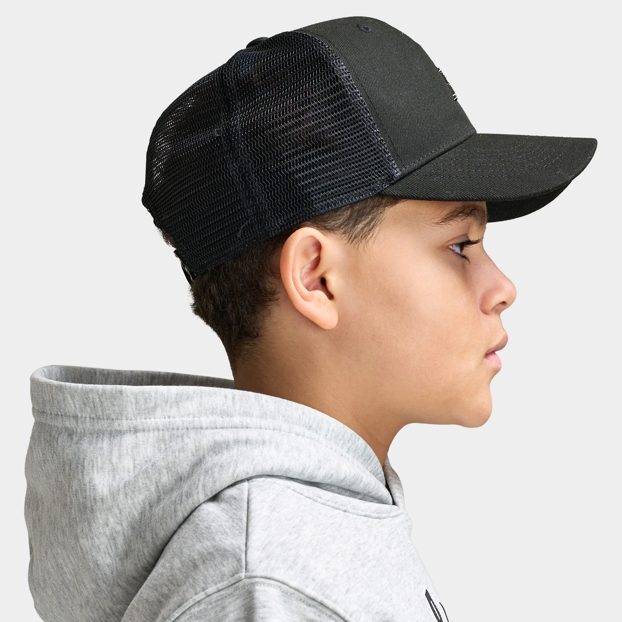 Jordan Big Kids Metal Jumpman Trucker Hat / Black - Image 3