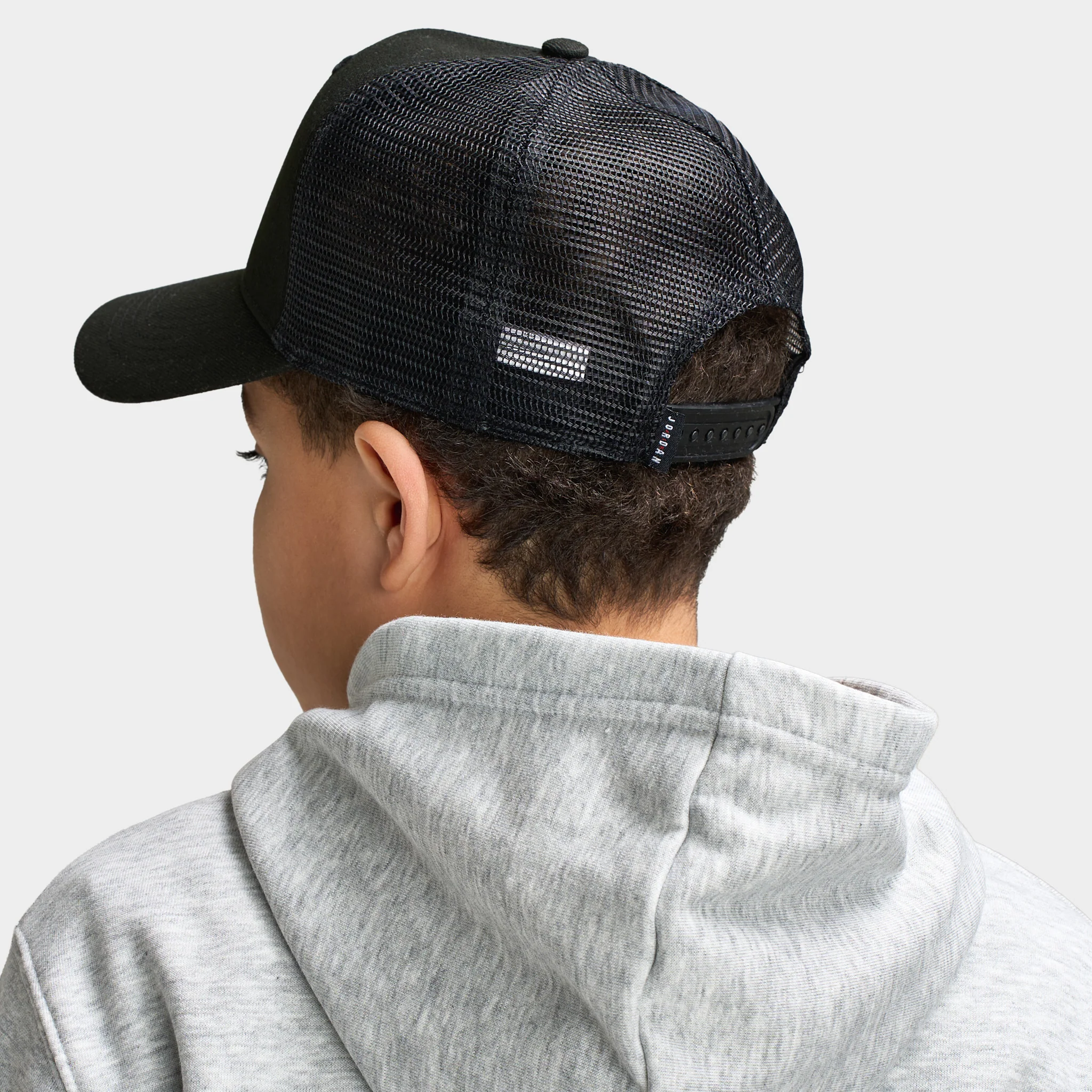 Jordan Big Kids Metal Jumpman Trucker Hat / Black - Image 4