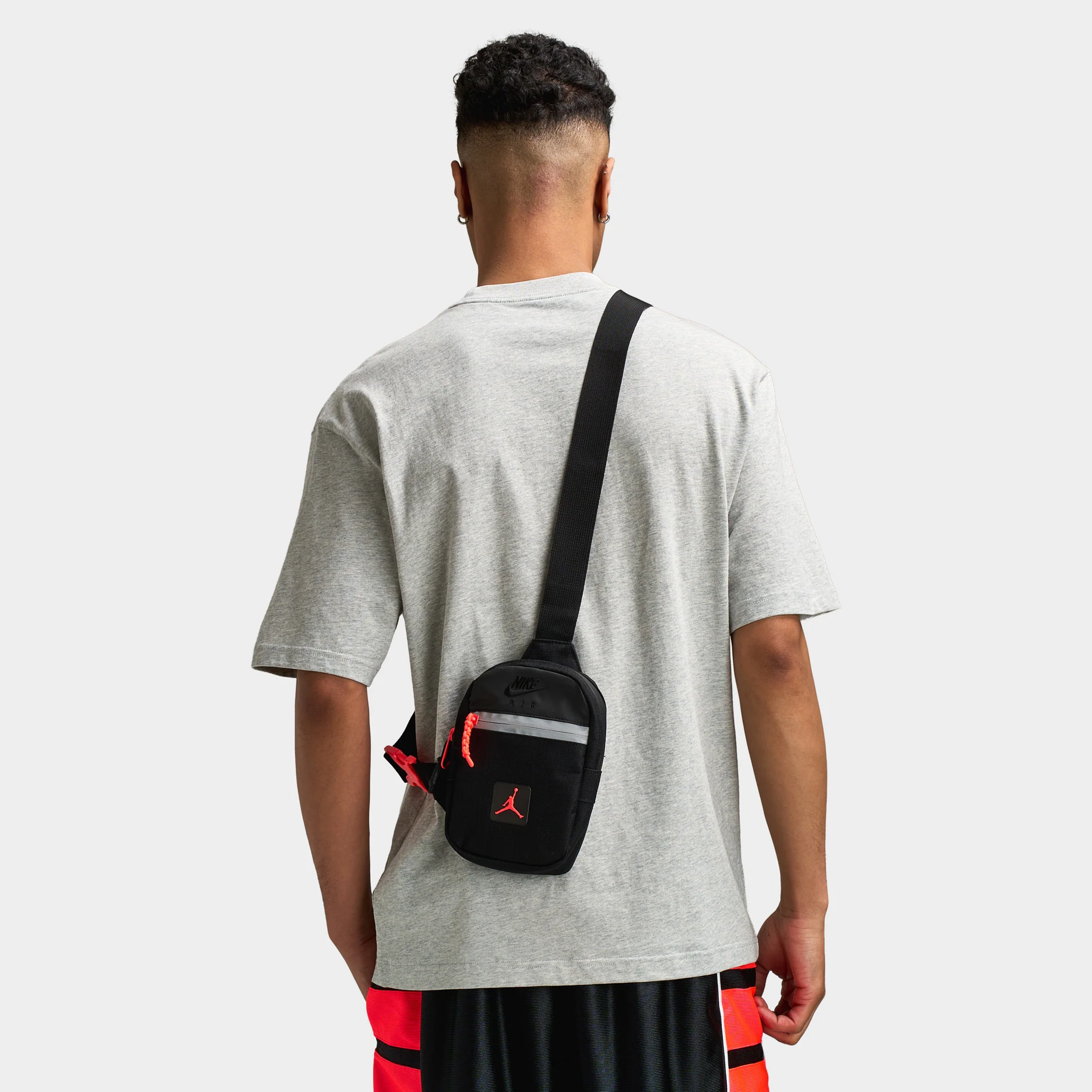 Jordan Cordura Franchise Sling Bag Black / Infrared - Image 2