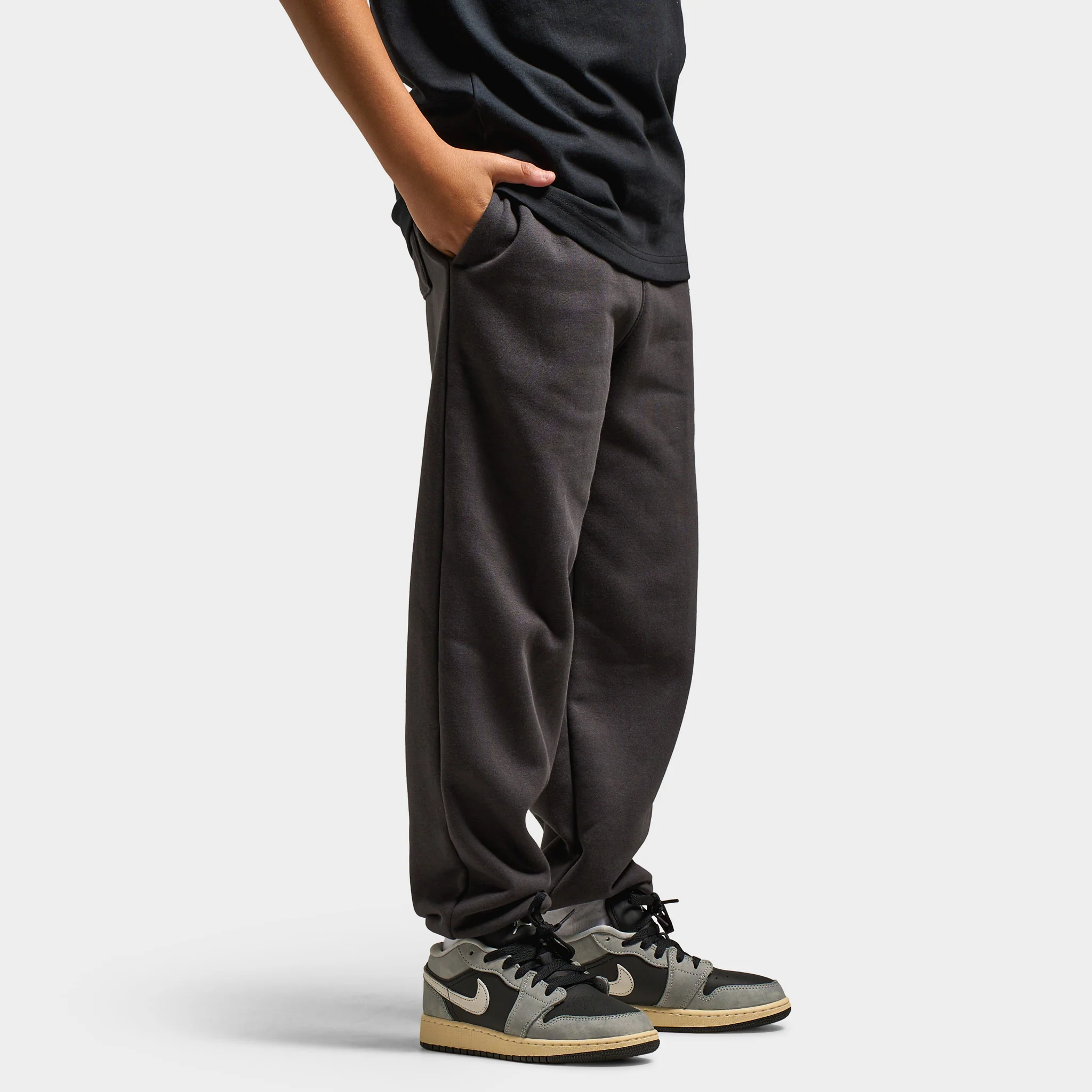 Jordan Juniors' Essential Joggers / Off Noir - Image 4