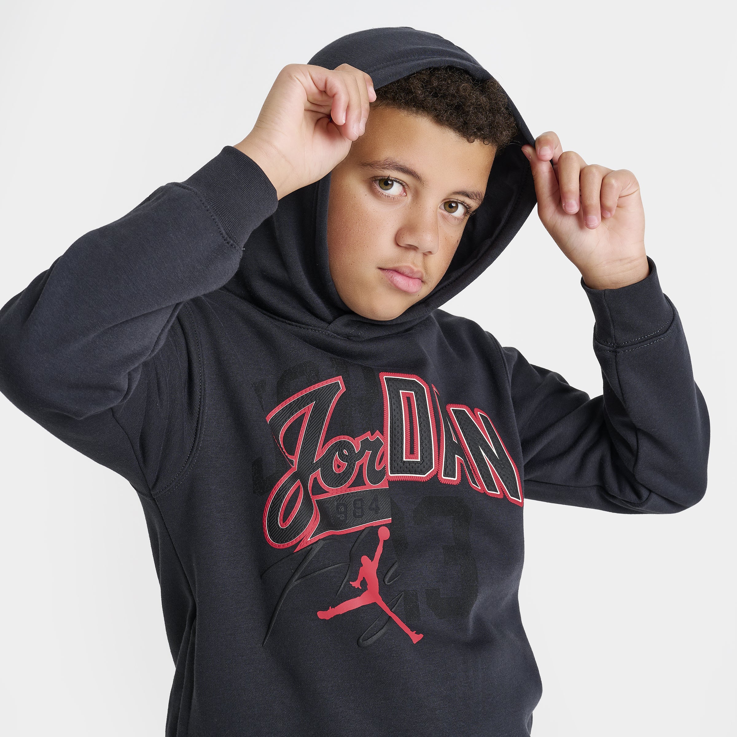Jordan Juniors' Varsity Split Pullover Hoodie Off Noir / Gym Red - Image 3