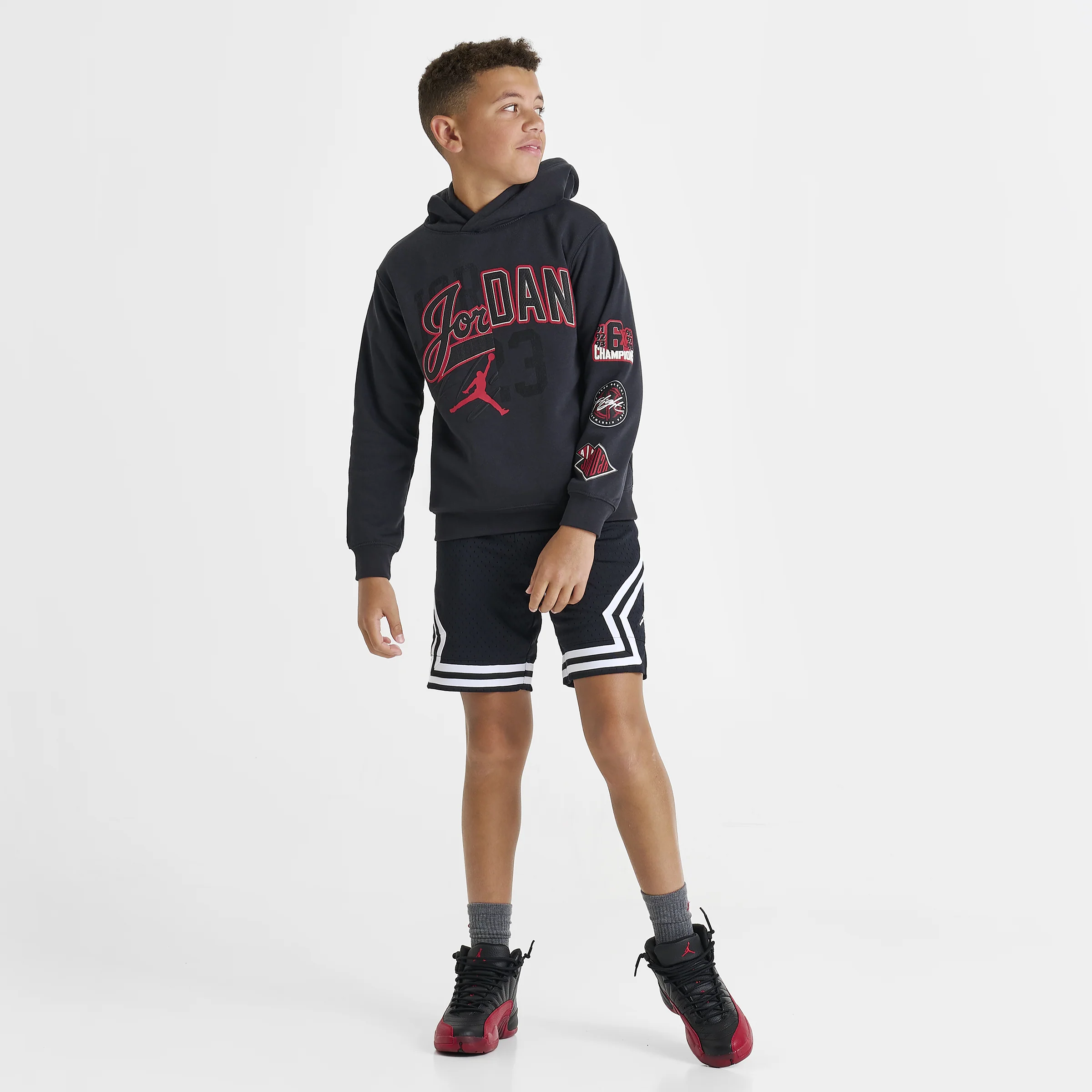 Jordan Juniors' Varsity Split Pullover Hoodie Off Noir / Gym Red - Image 5