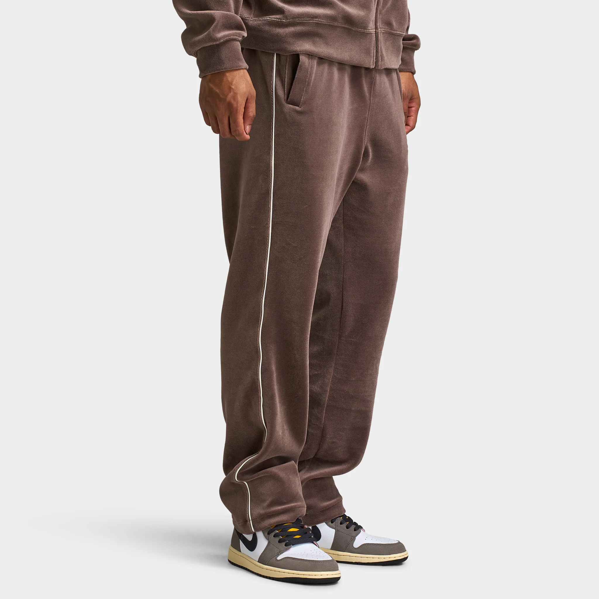 Jordan Men's Brooklyn Track Pants / Brown - Image 4