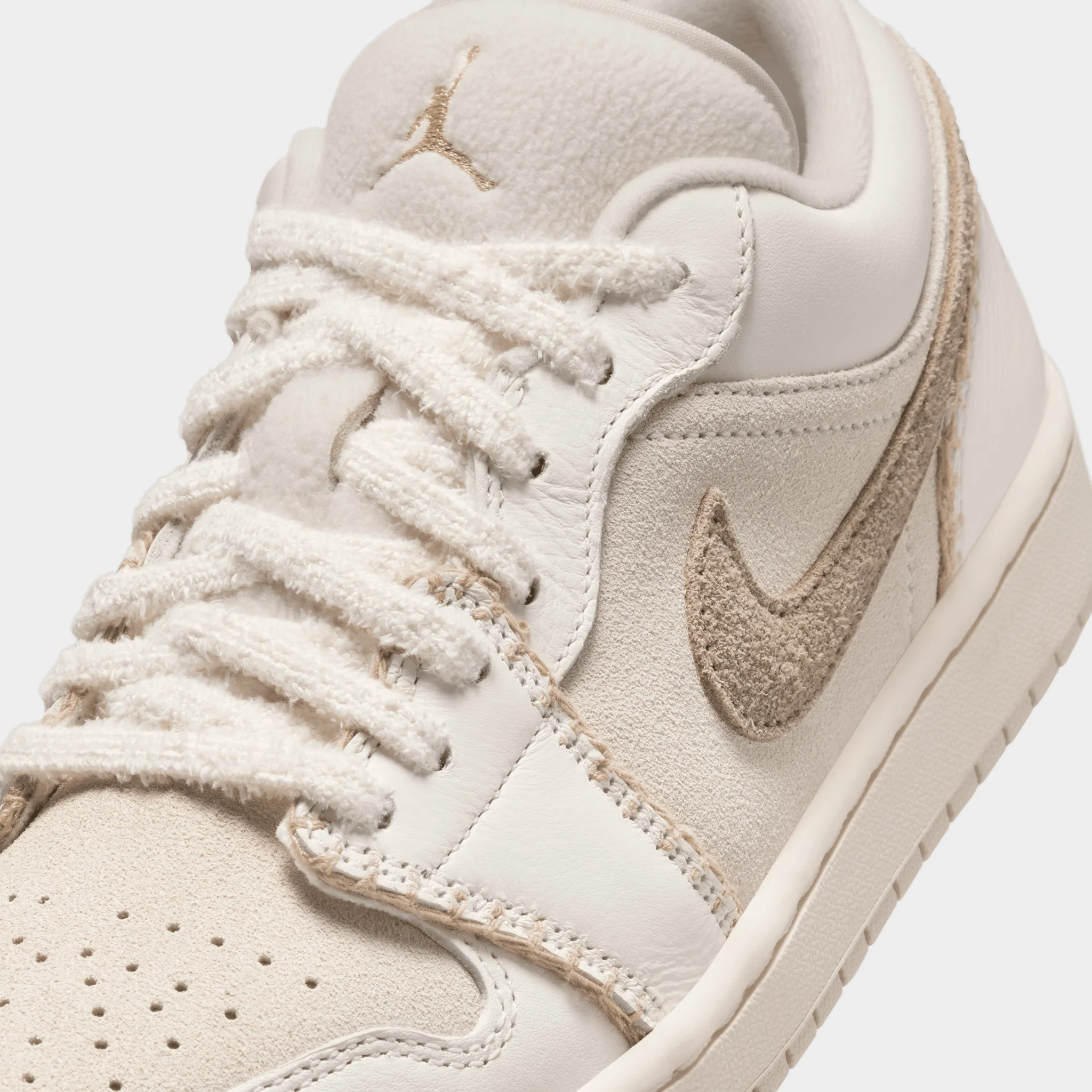 Jordan Women's 1 Low SE Light Orewood Brown / Sail - Hemp - Image 3