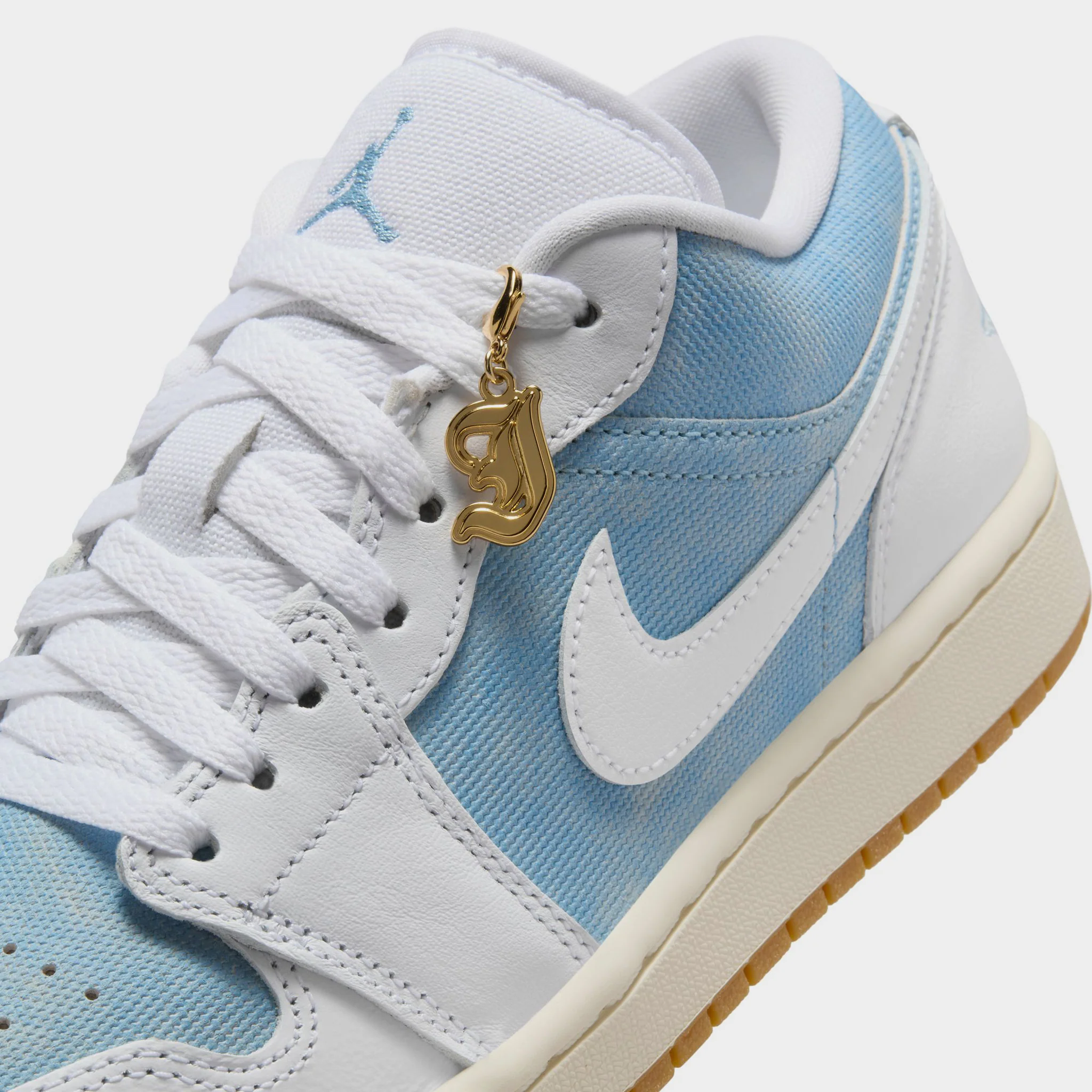 Jordan Women's 1 Low SE Worn Blue / White - Gum Light Brown - Image 3