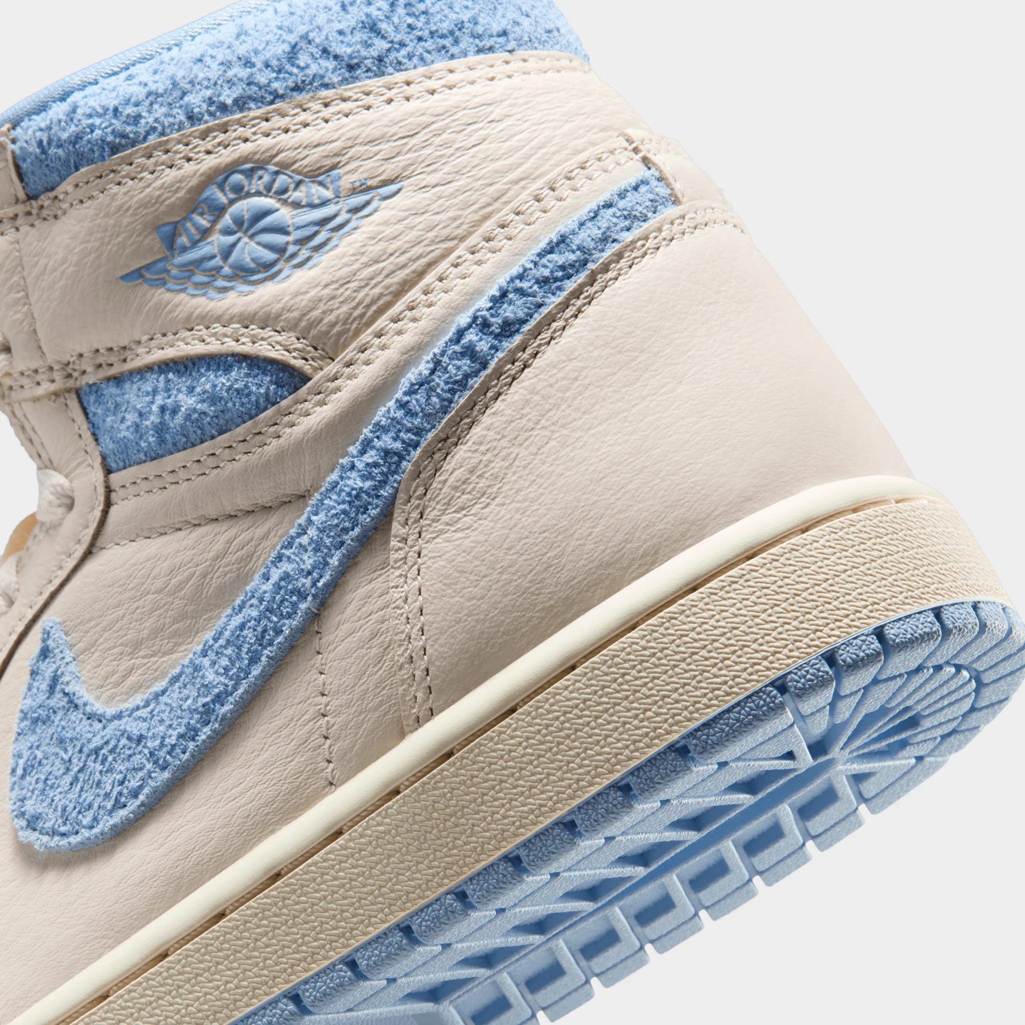 Jordan Women's 1 Retro High OG Pale Ivory / Psychic Blue - Coconut Milk - Image 3