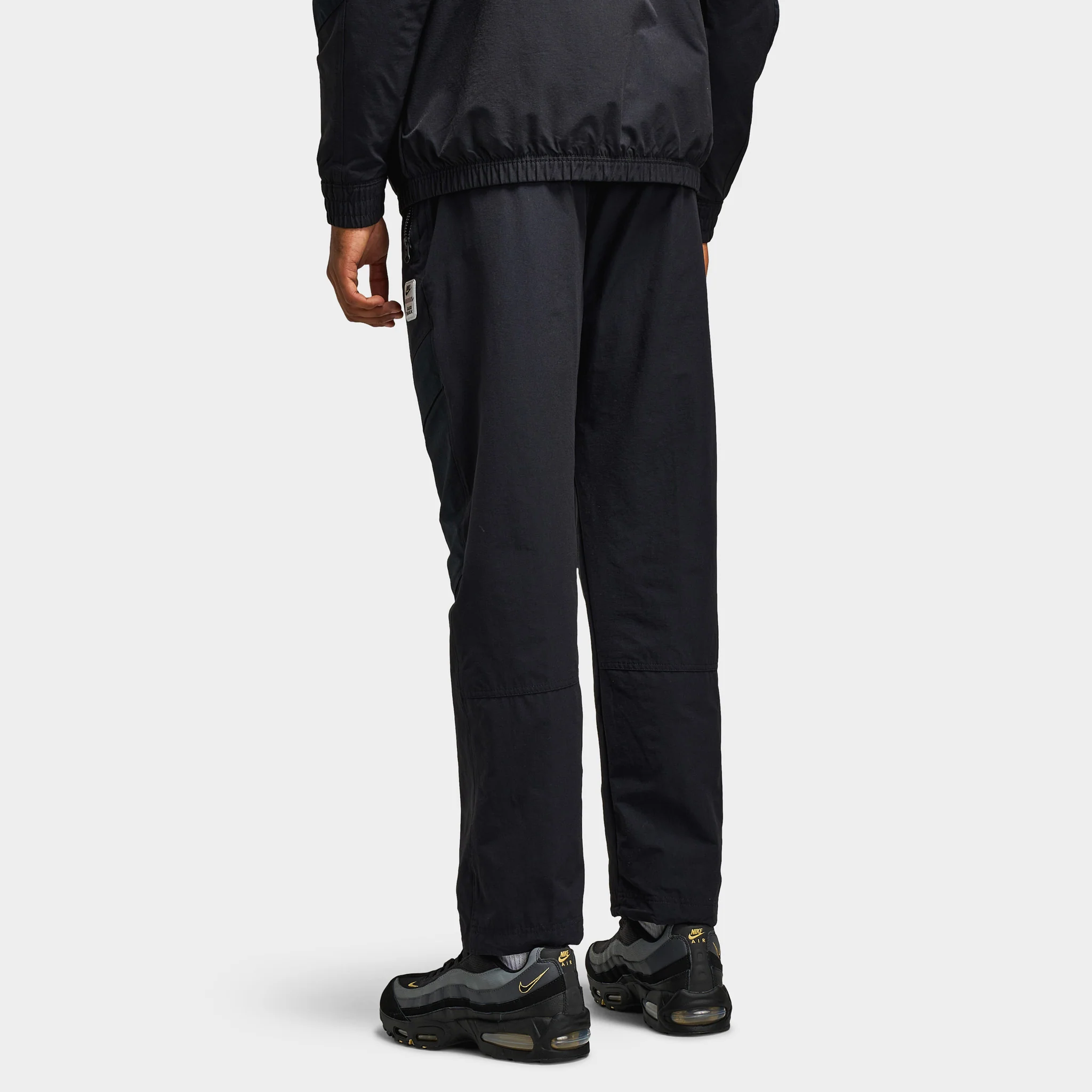 Nike Air Max Men's Woven Cargo Pants / Black - Image 2