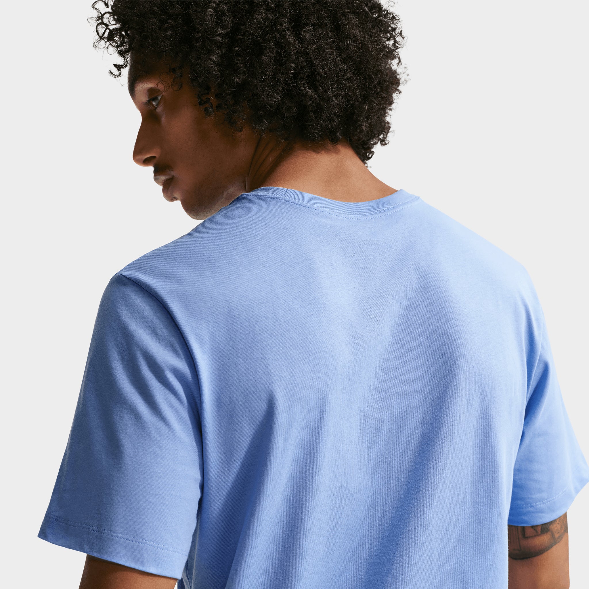 Nike Sportswear Club Tee / Royal Pulse - Image 2