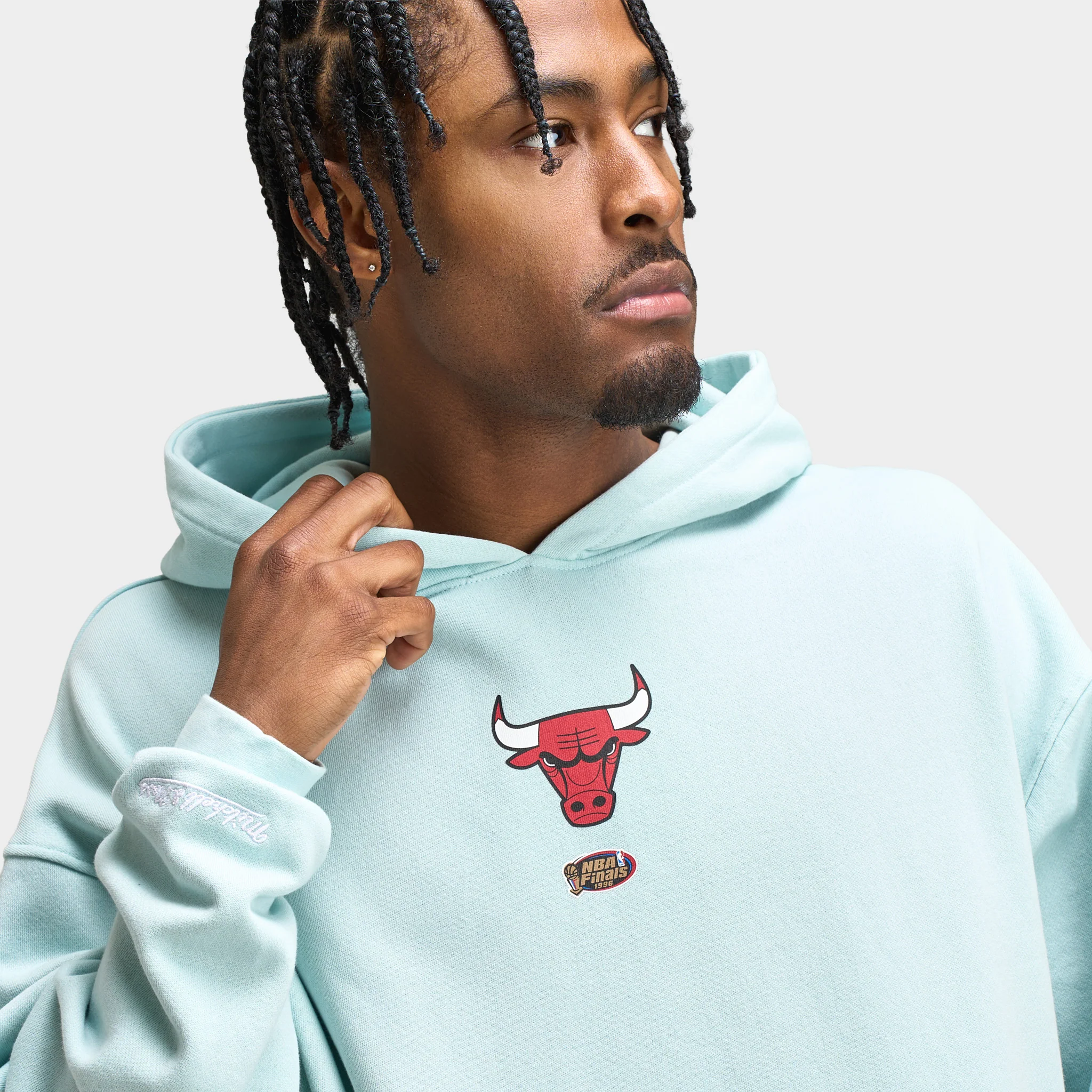 Mitchell & Ness Bulls Arch Boxy Hoodie / Baby Blue - Image 3