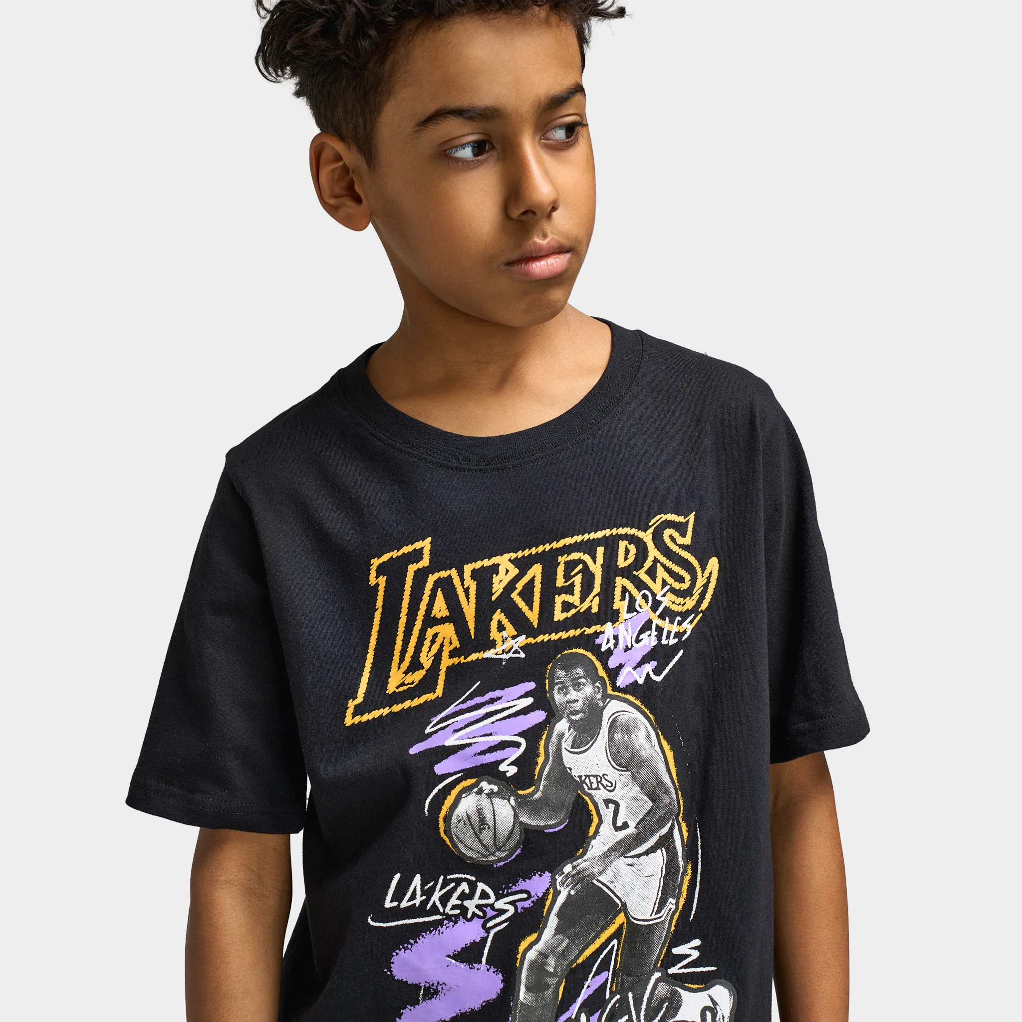 Mitchell & Ness Juniors' Chalk Magic Johnson Graphic Tee / Black - Image 4