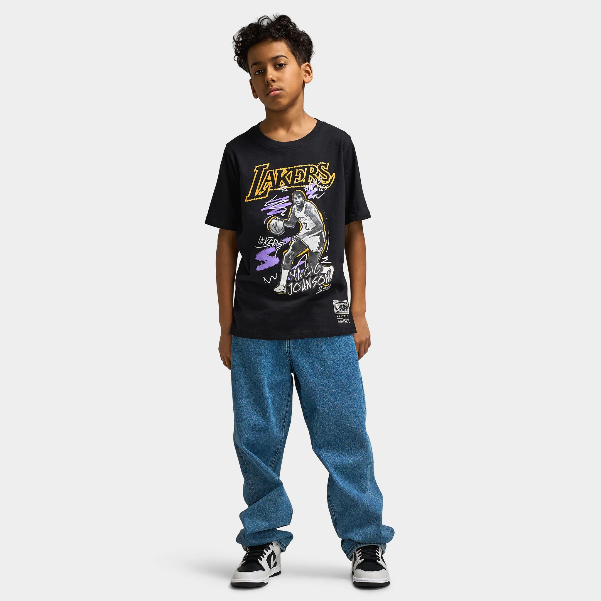 Mitchell & Ness Juniors' Chalk Magic Johnson Graphic Tee / Black - Image 5
