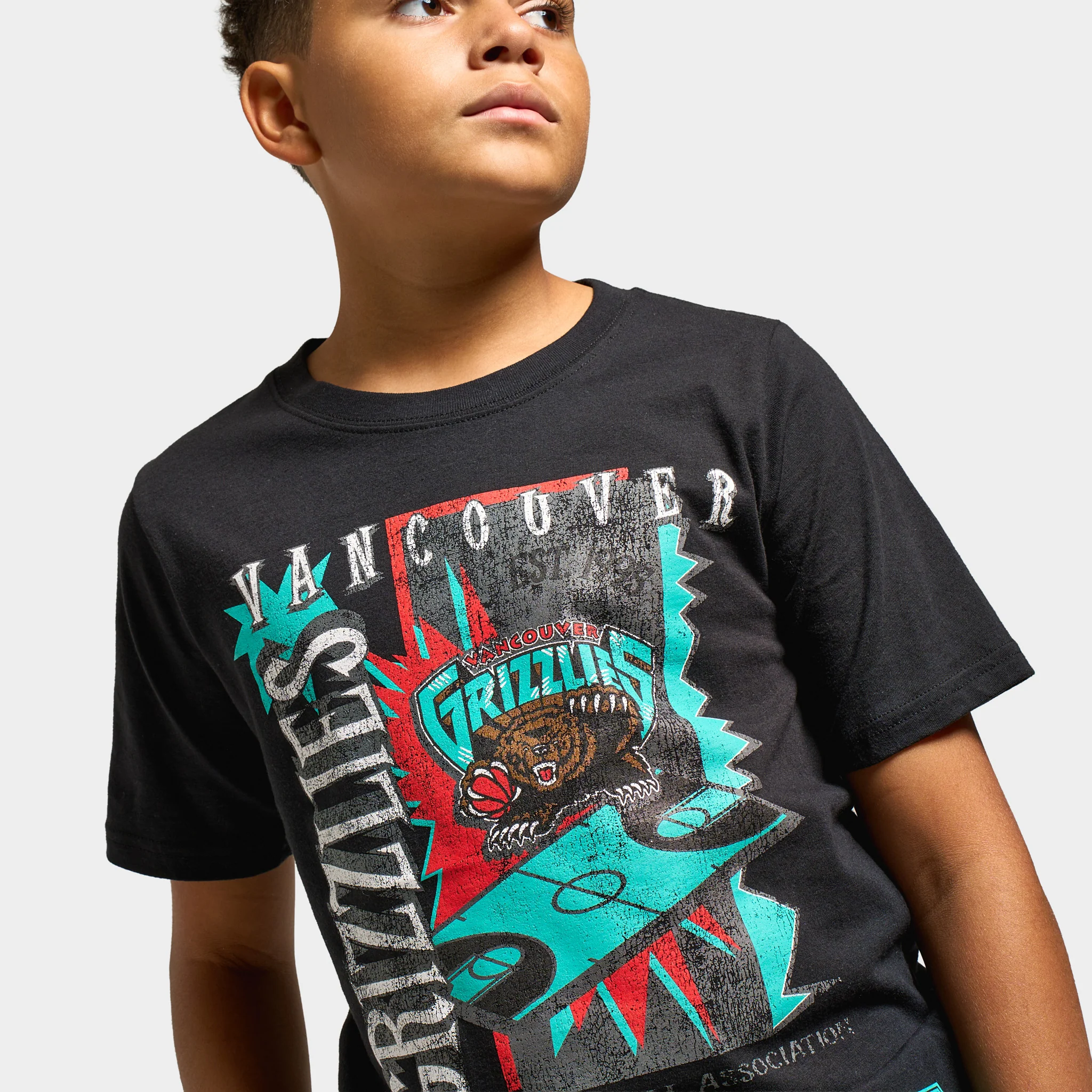 Mitchell & Ness Juniors' Vancouver Grizzlies Graphic Tee / Black - Image 4