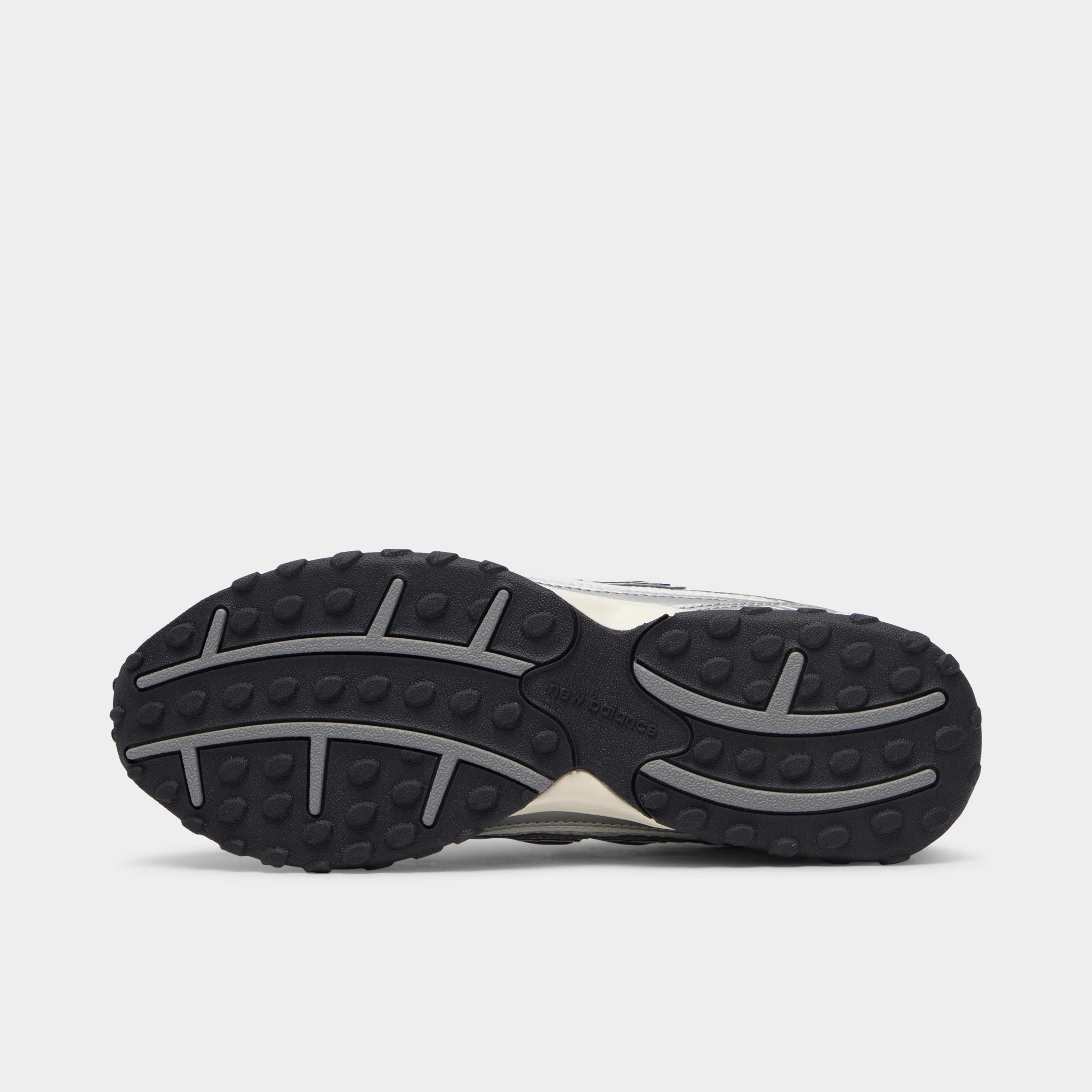 New Balance Women's 204L Silver Metallic / Black - Image 6