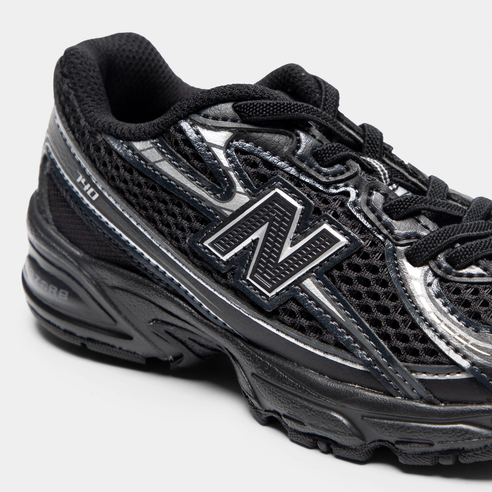 New Balance Children's 740 Black / Silver Metallic - Image 3