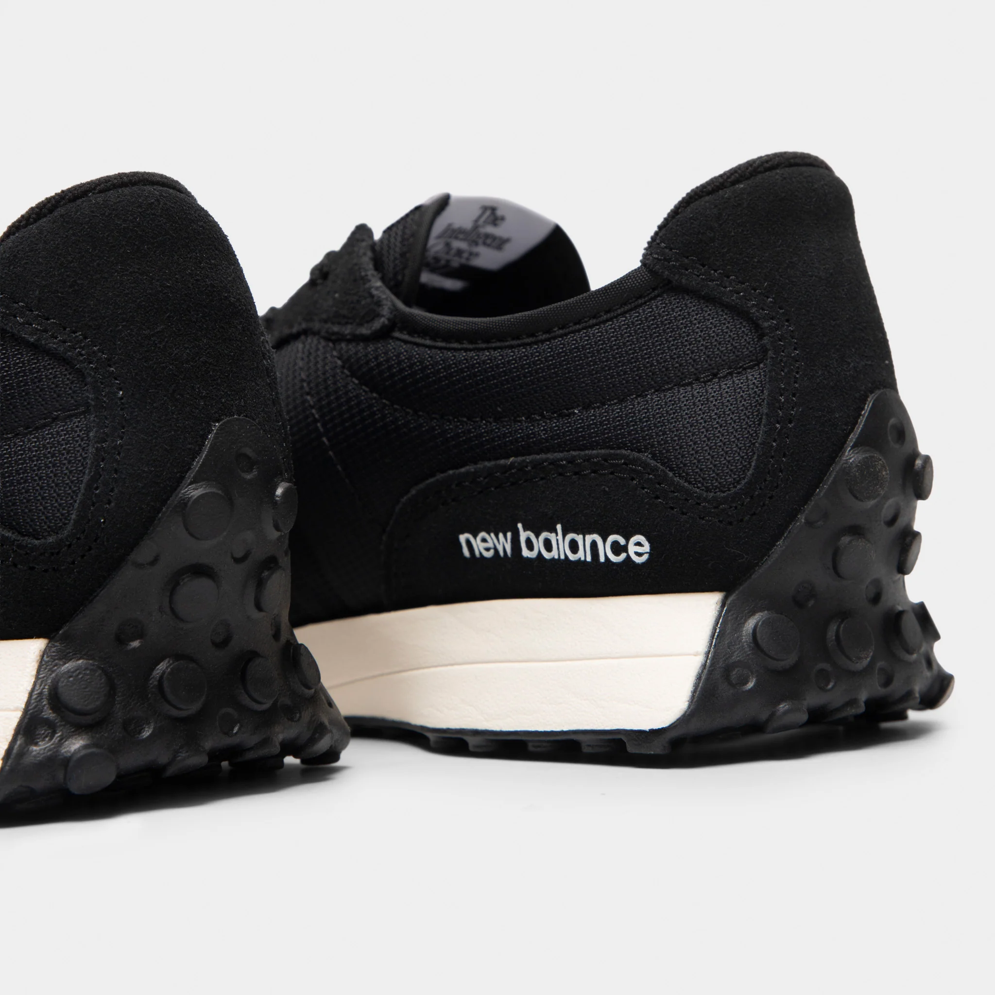 New Balance Juniors' 327 Black / White - Image 4