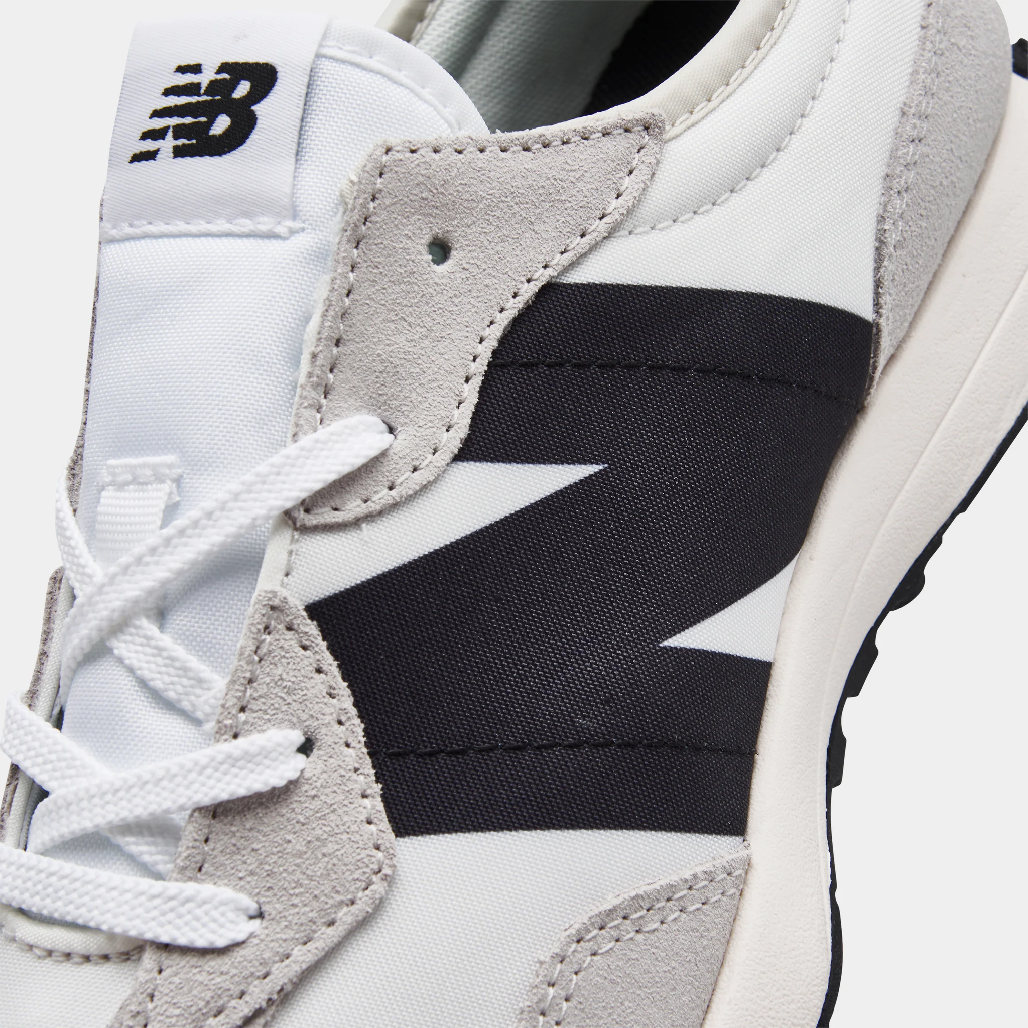 New Balance Juniors' 327 Silver Birch / Black - Image 3