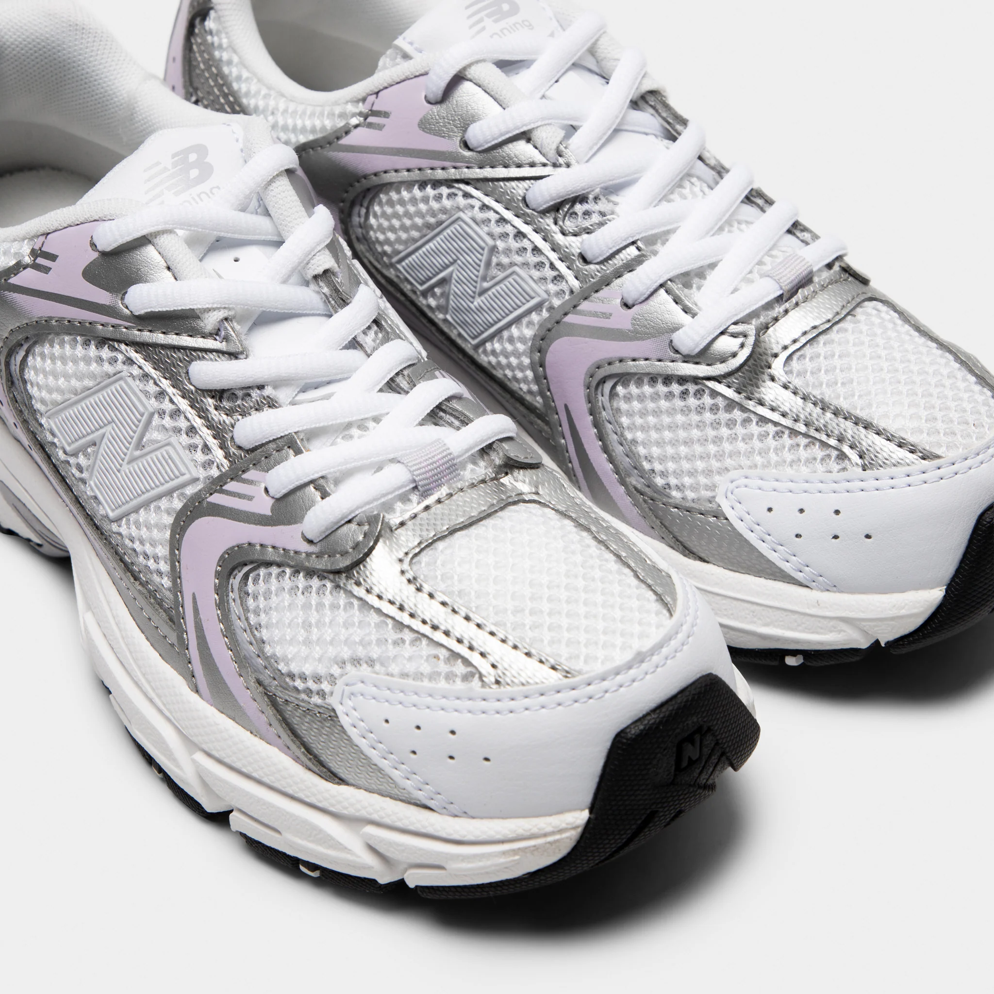 New Balance Juniors' 530 Violet / White - Image 3