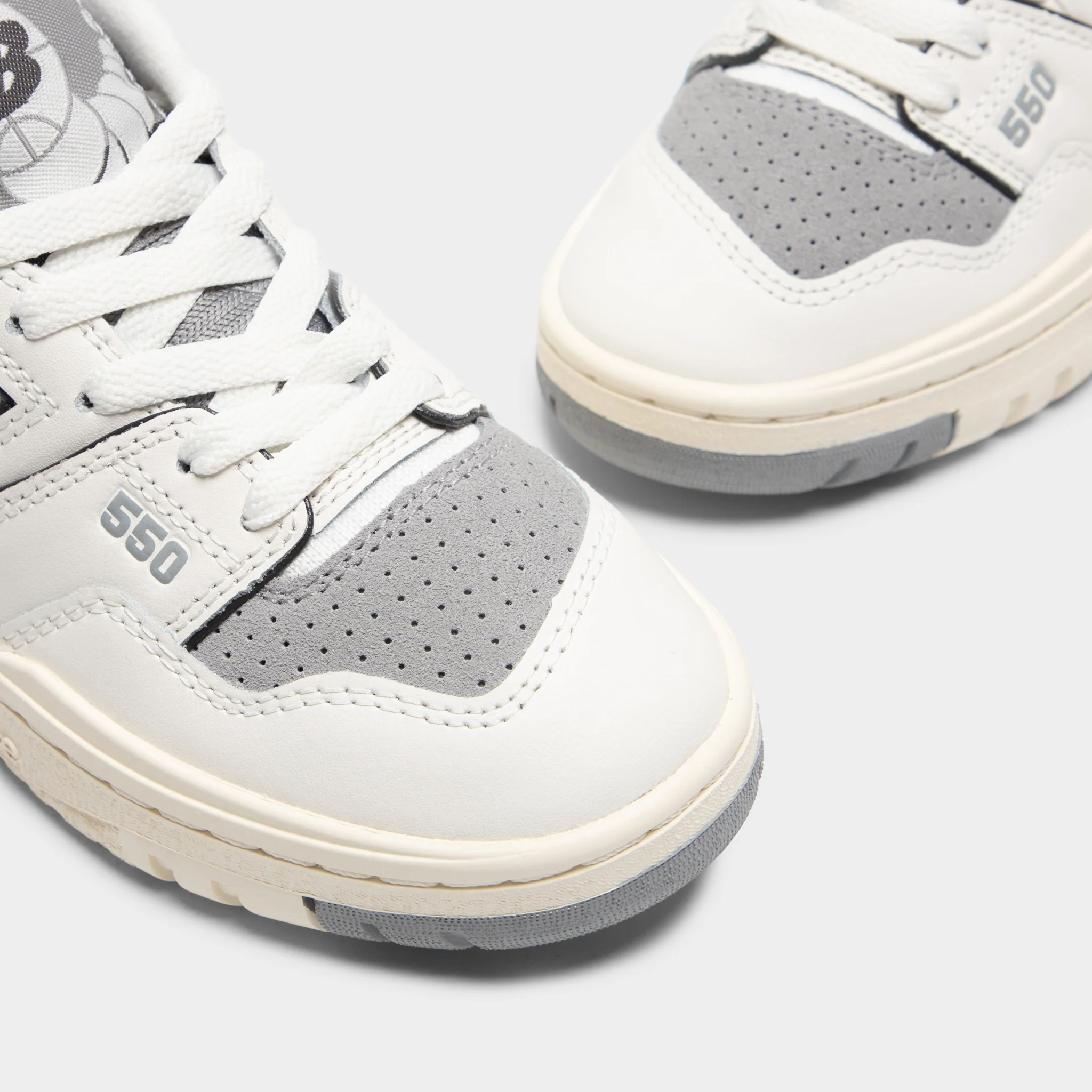 New Balance Juniors' 550 White / Grey - Image 3