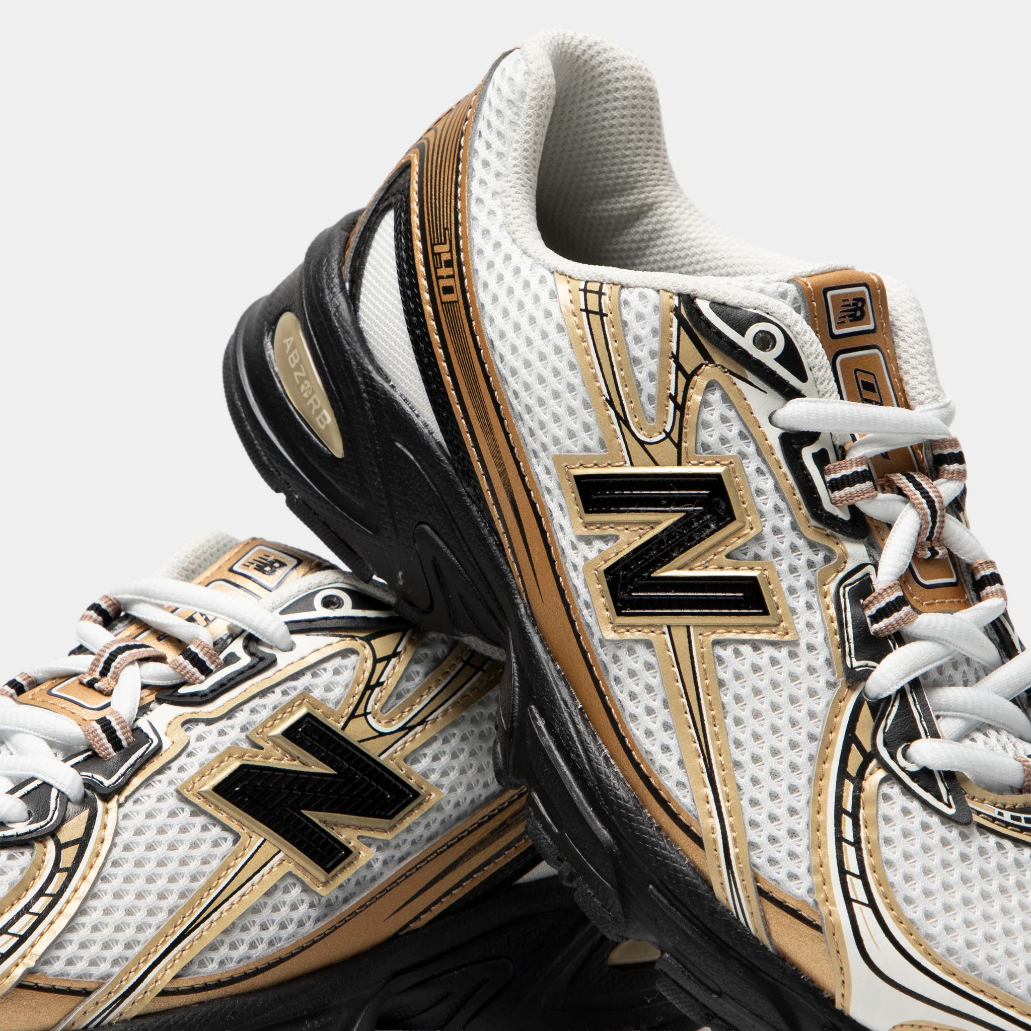 New Balance Juniors' 740 Sea Salt / Black - Gold Metallic - Image 3