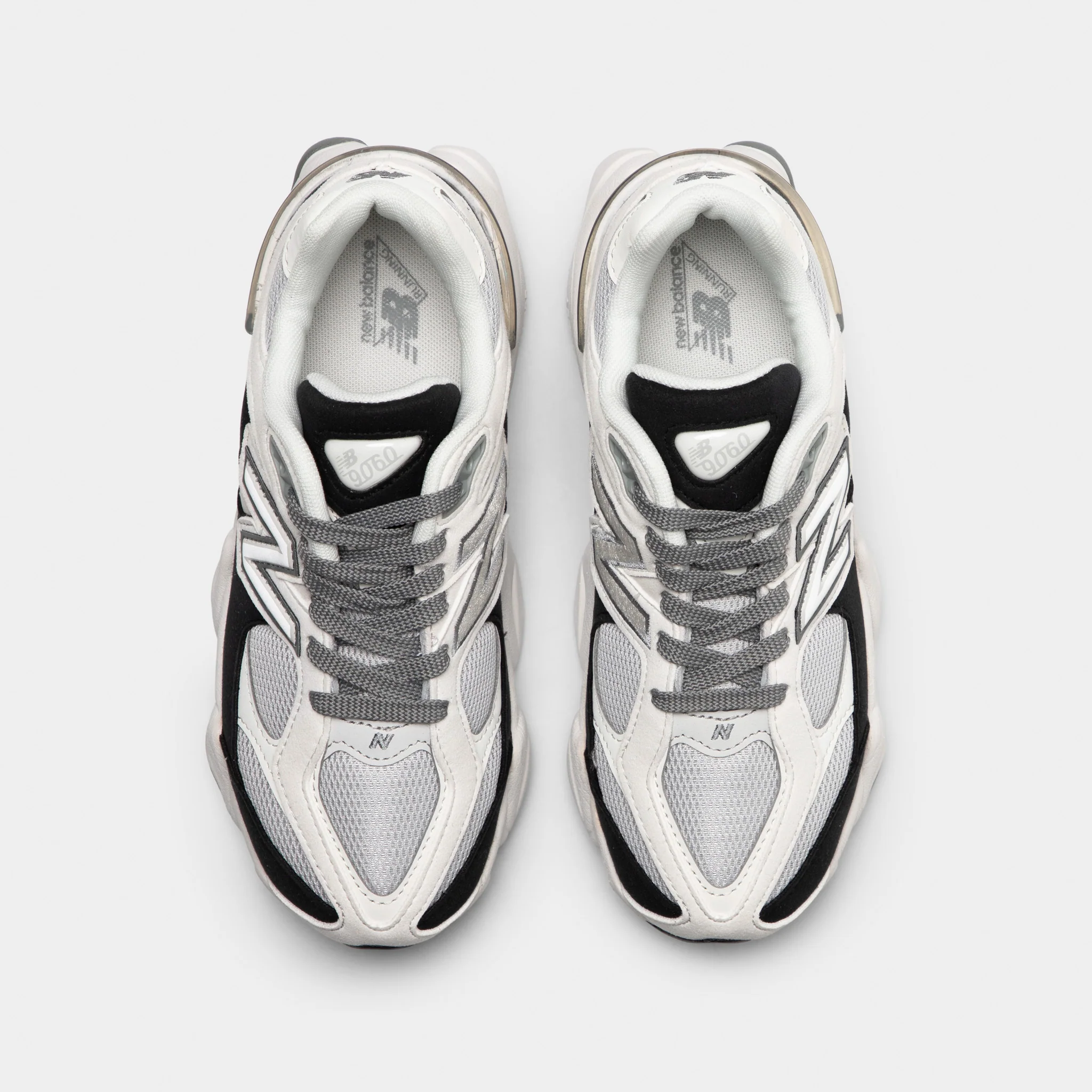 New Balance Juniors' 9060 Black / Reflection - Image 5